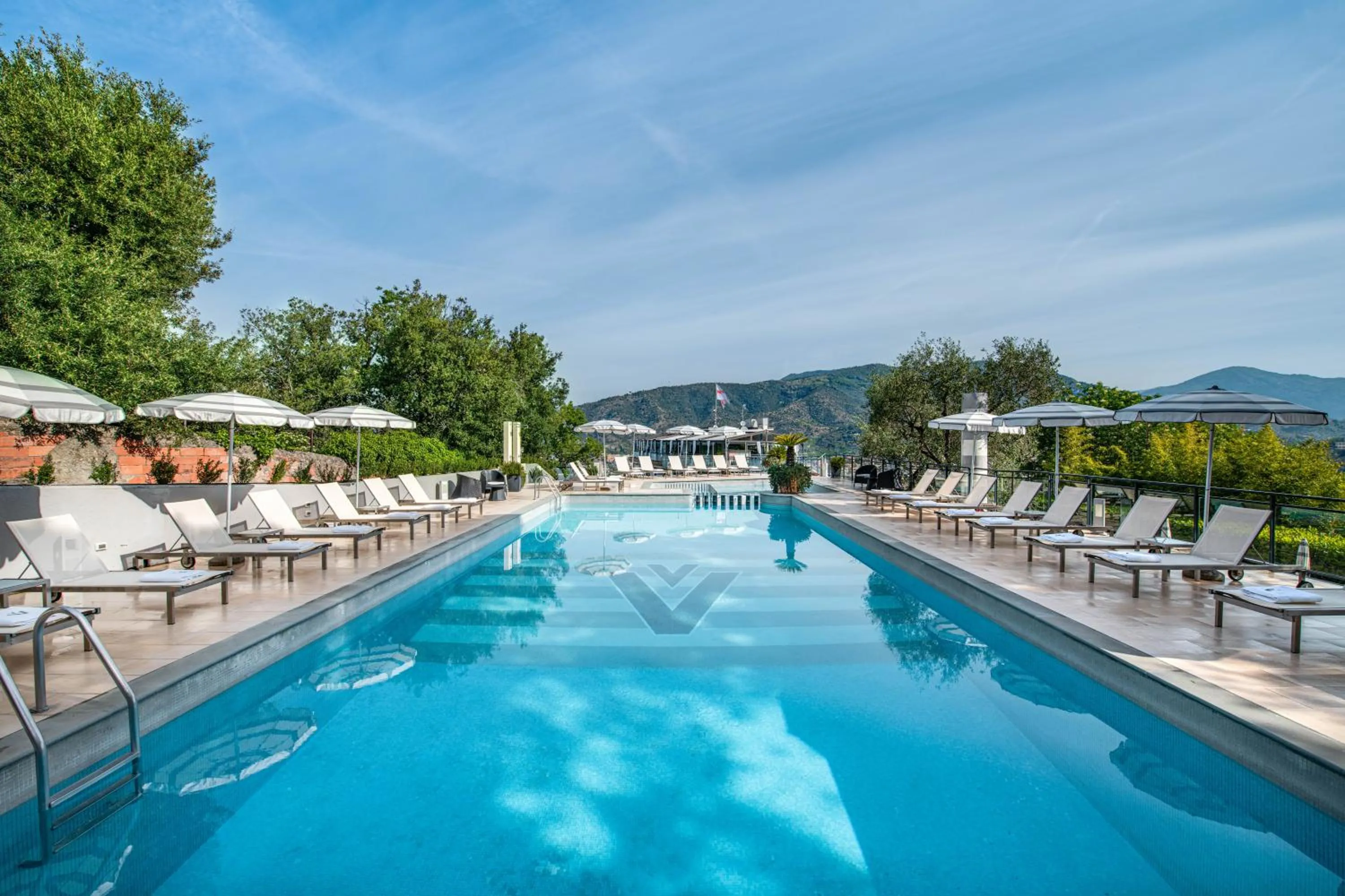Swimming pool in Hotel Vis à Vis