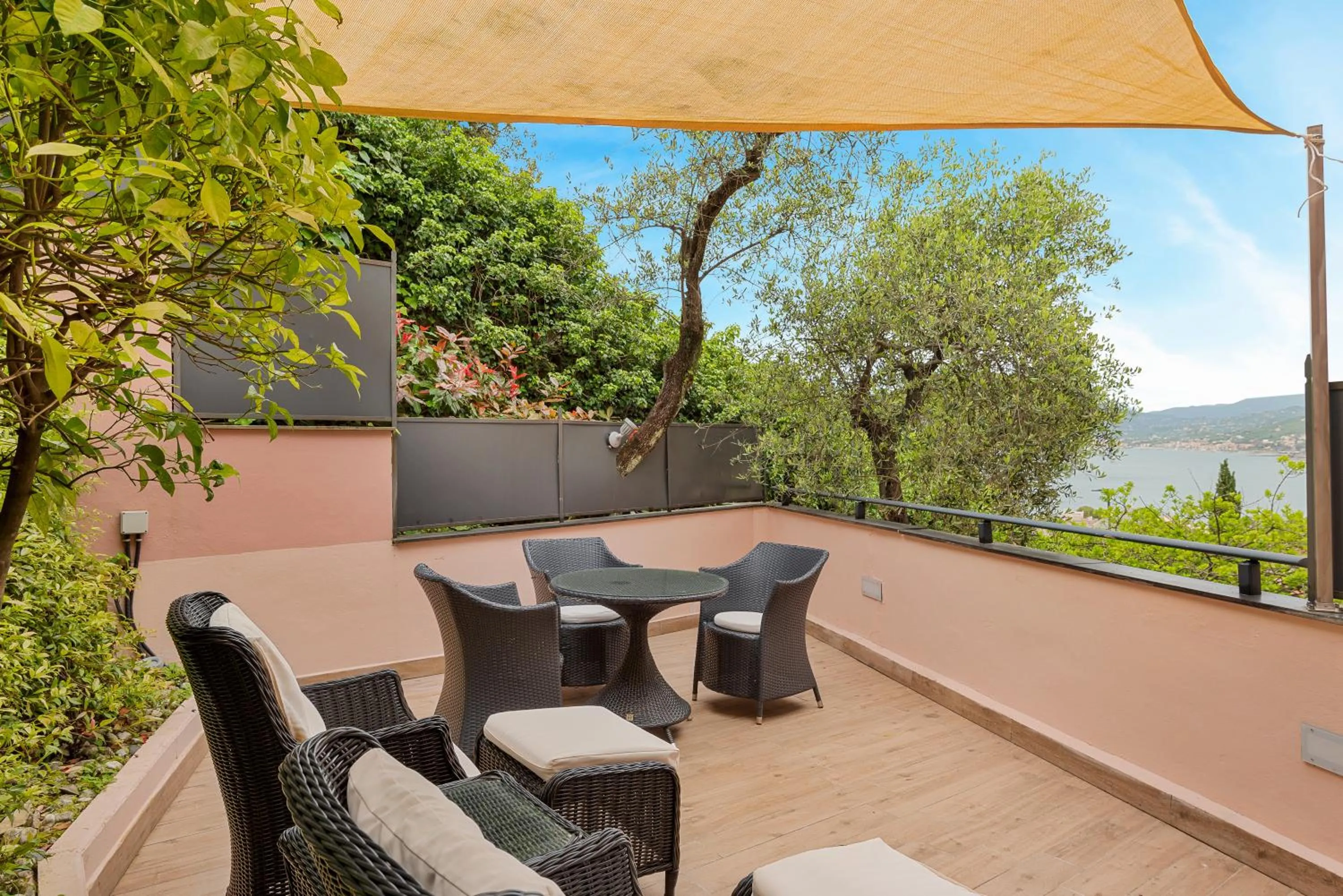 Patio in Hotel Vis à Vis