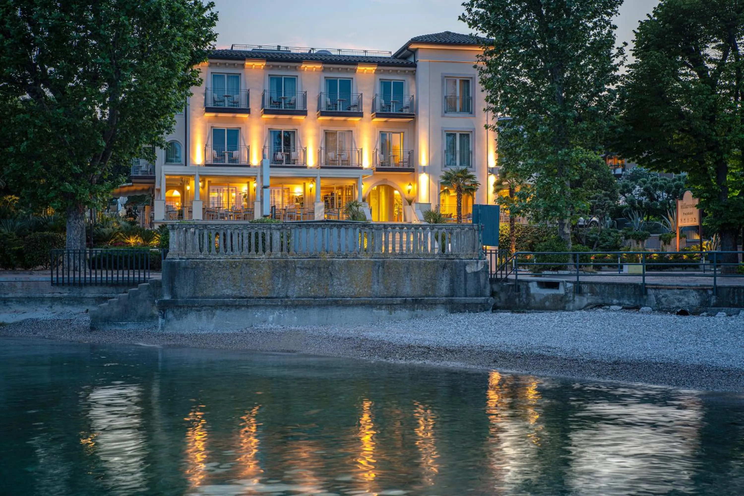 Property building in Villa Rosa Hotel Desenzano