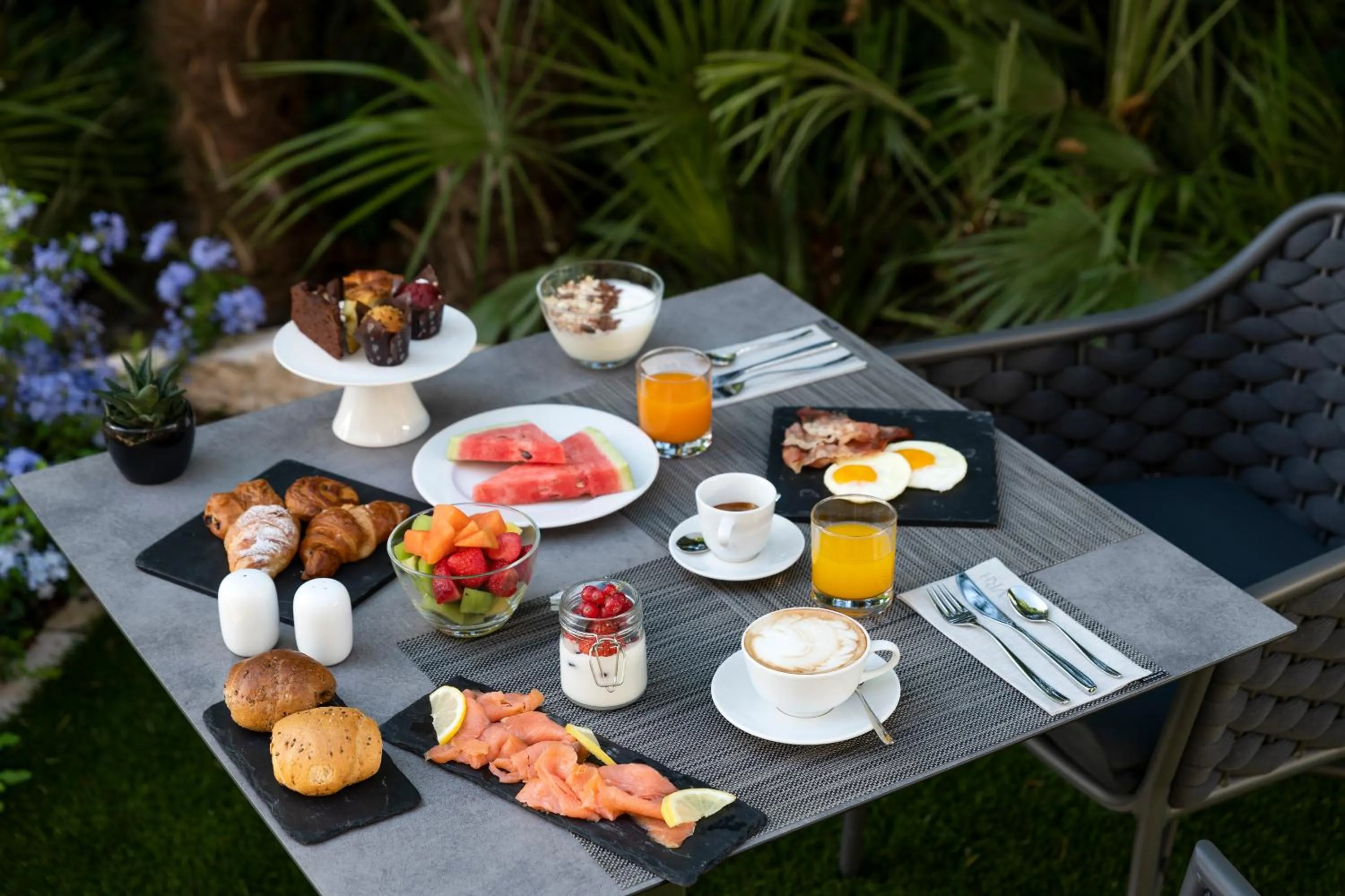 Food and drinks in Villa Rosa Hotel Desenzano