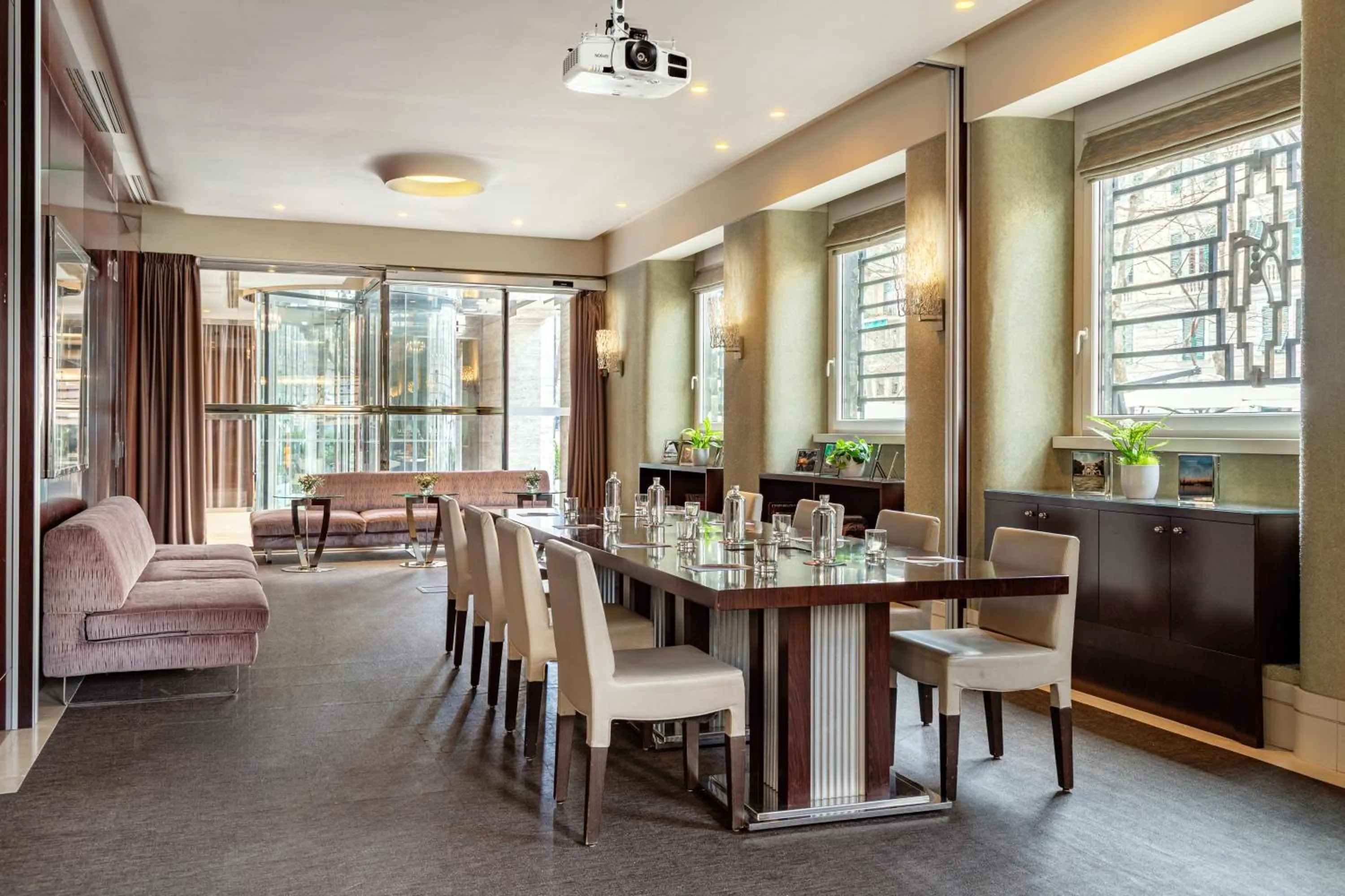 Living room in Meliá Genova