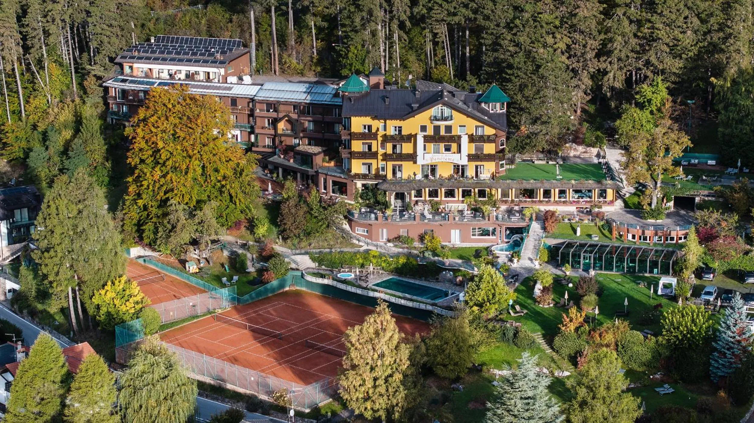 Property building in Alp Wellness Sport Hotel Panorama