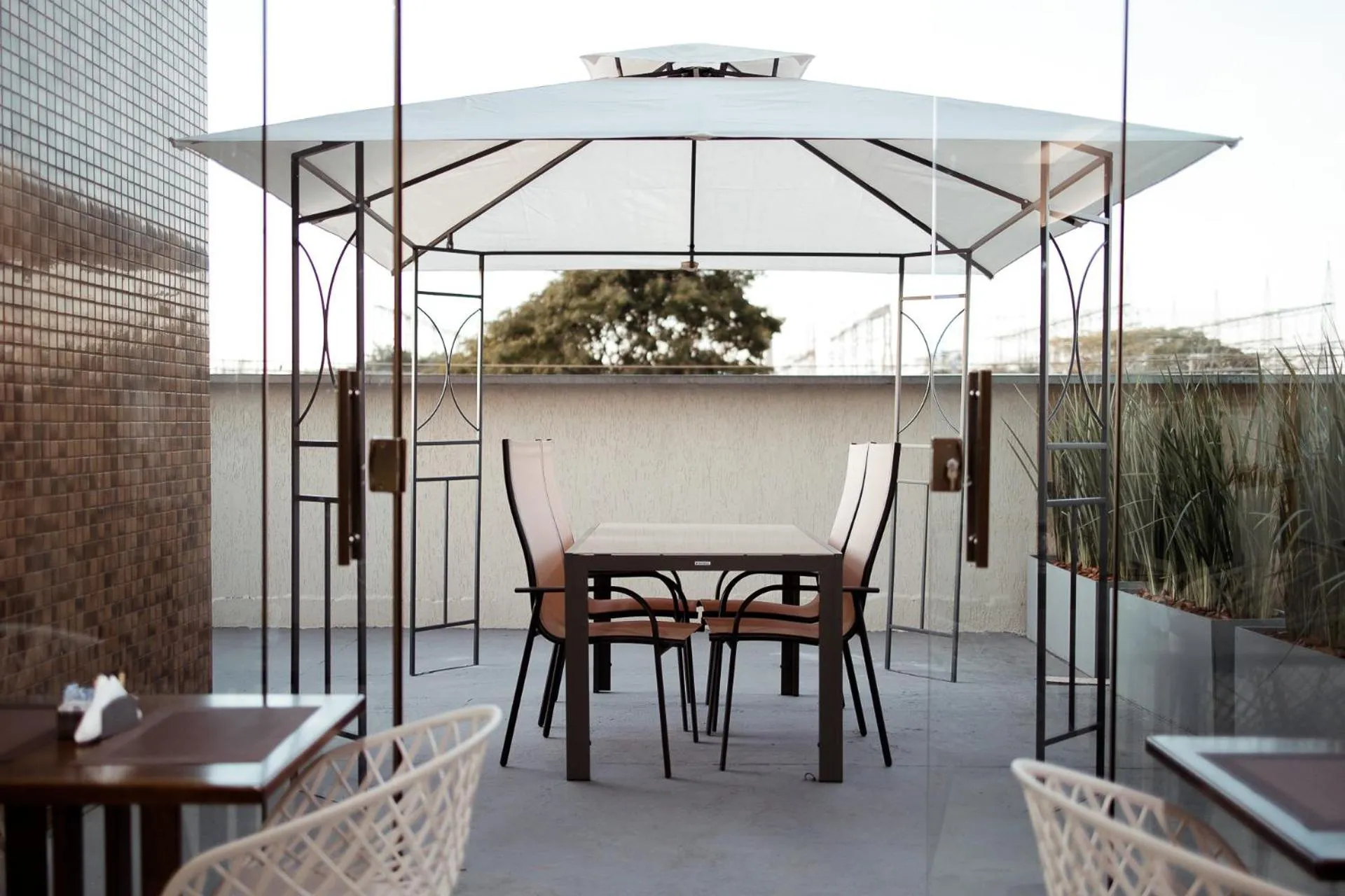 Restaurant/places to eat in Miami Hotel by H Hotéis - Business