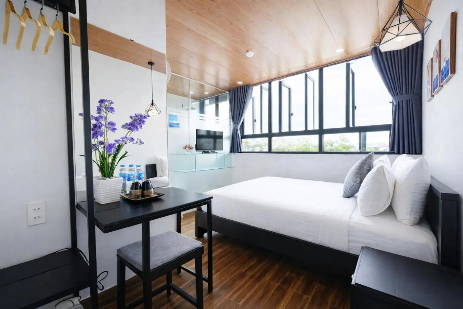 Bedroom, Bed in Dory Hotel