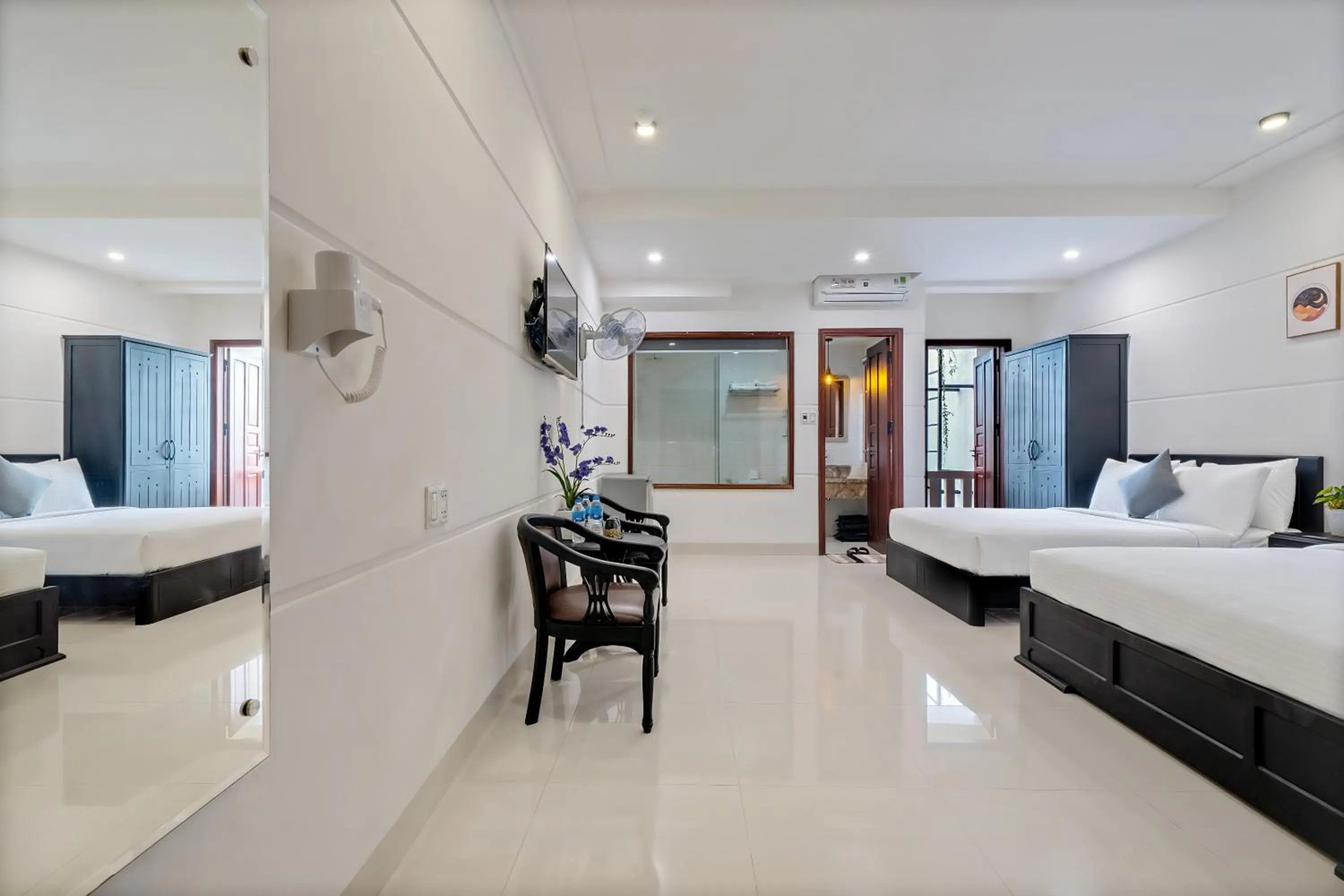 Photo of the whole room, Bed in 1 Stop Dory Hotel