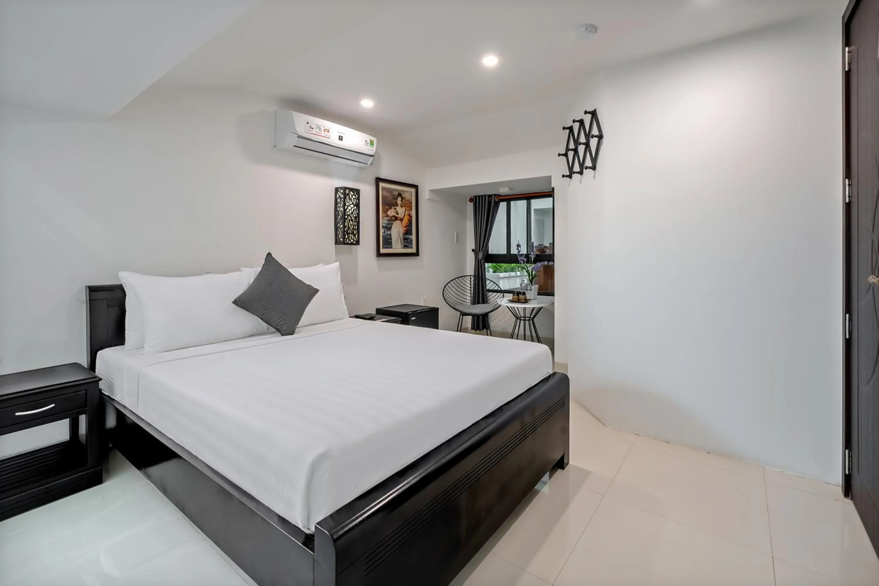 Photo of the whole room, Bed in 1 Stop Dory Hotel