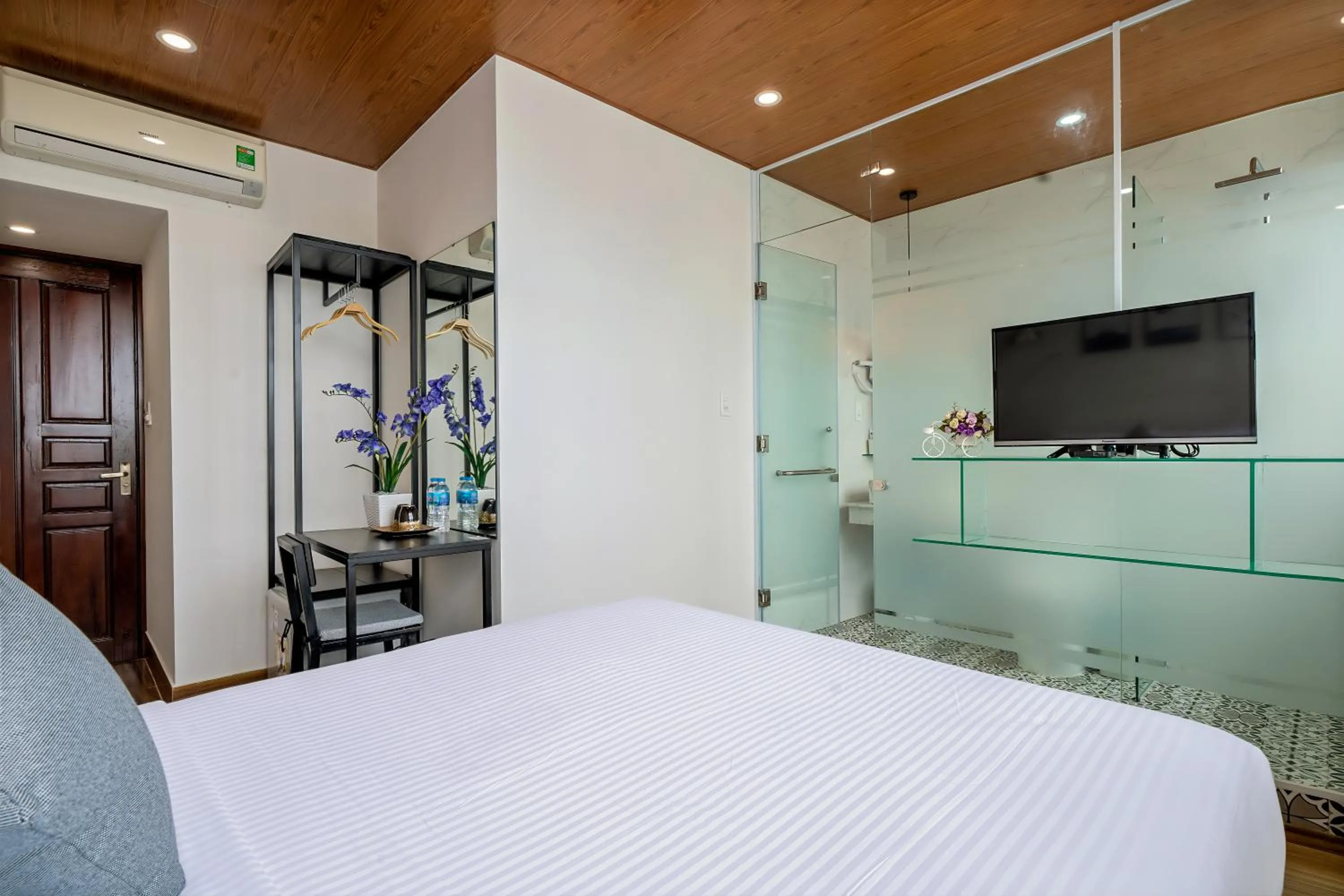 TV and multimedia, Bed in 1 Stop Dory Hotel