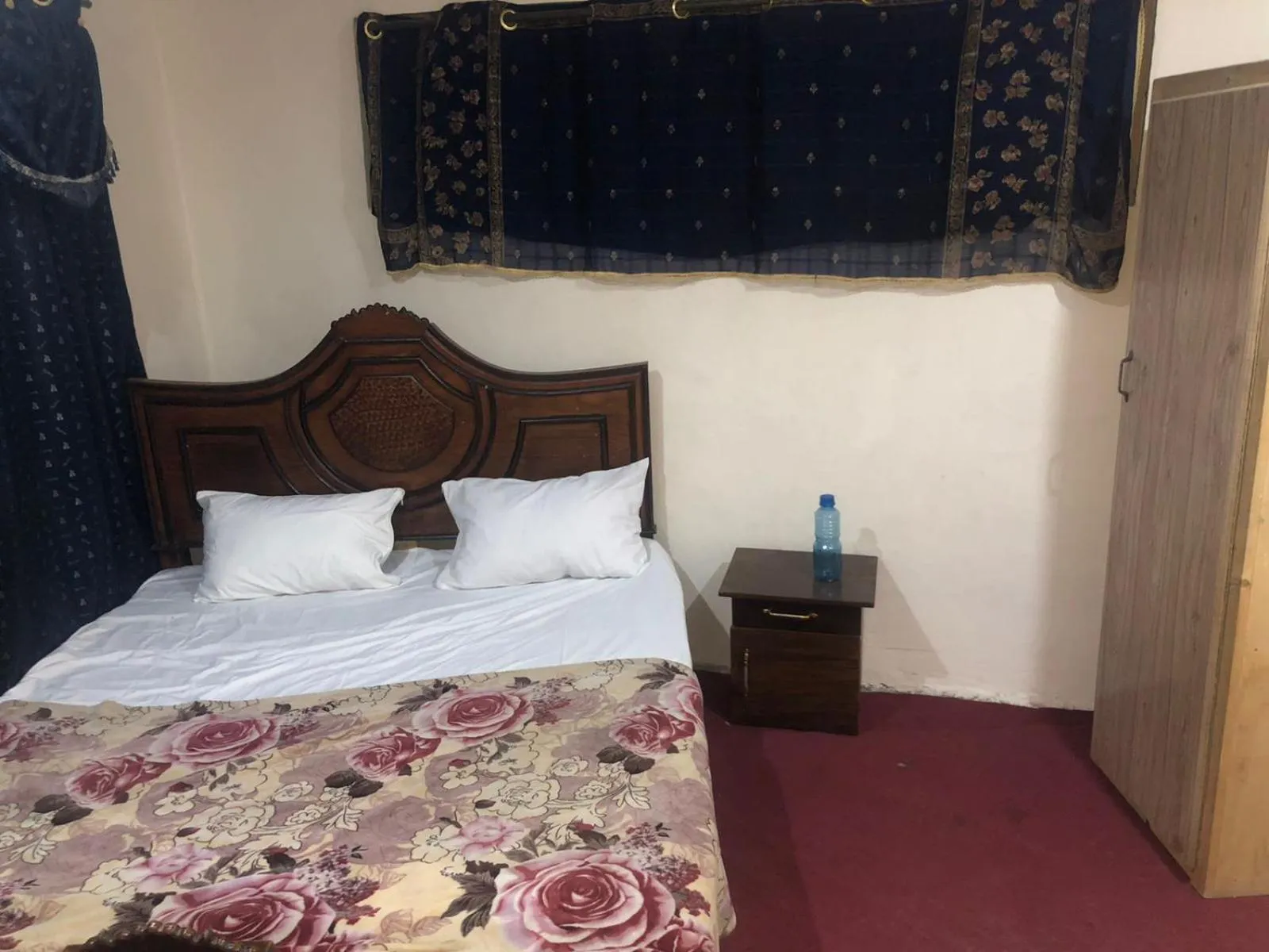 Bed in Highlander inn Skardu