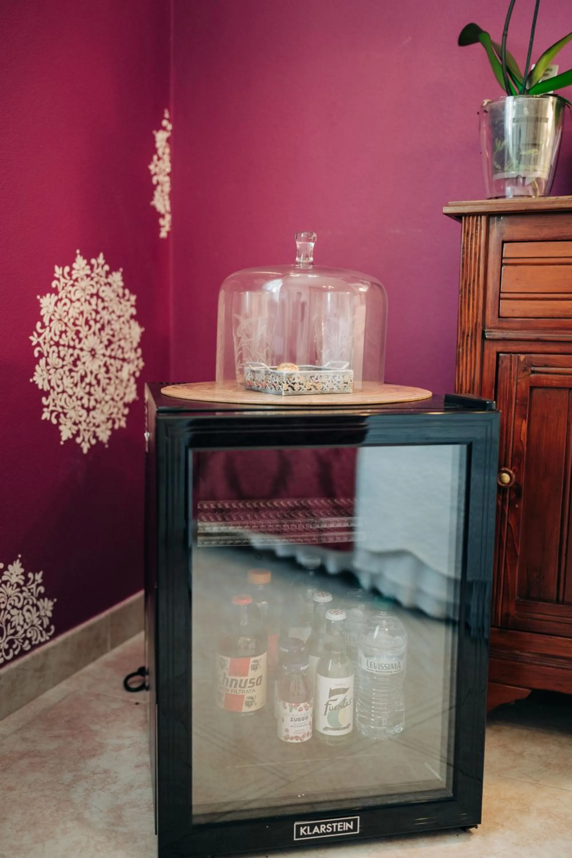 Drinks in Juniper Bay