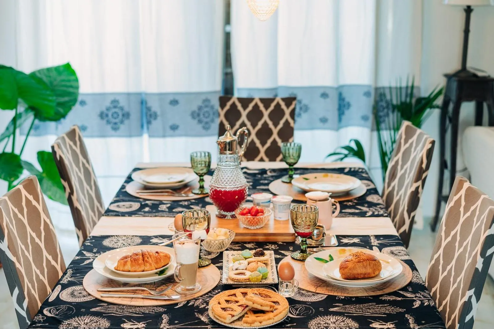 Breakfast in Juniper Bay