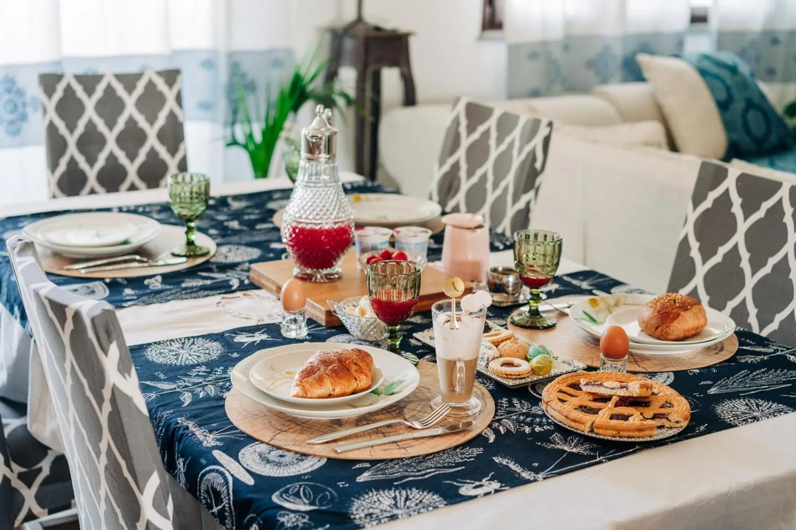 Breakfast in Juniper Bay