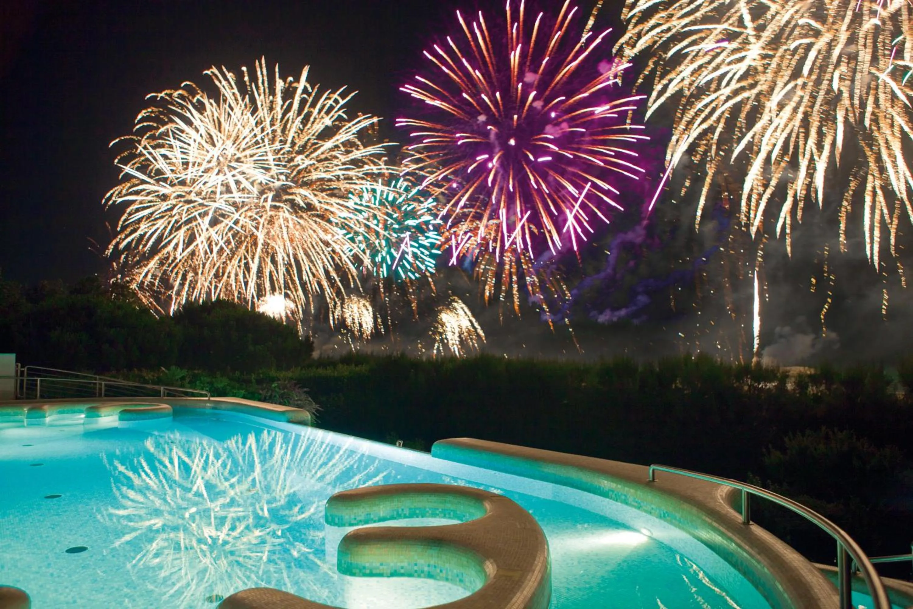 Evening entertainment in Art&Park Hotel Union Lido