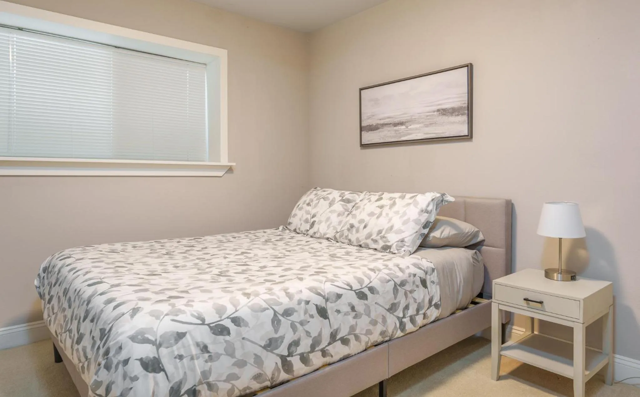 Bed in Upgraded Home with 5 BR 4 Bath 4 FREE gated parking space, Family,EV,RV friendly