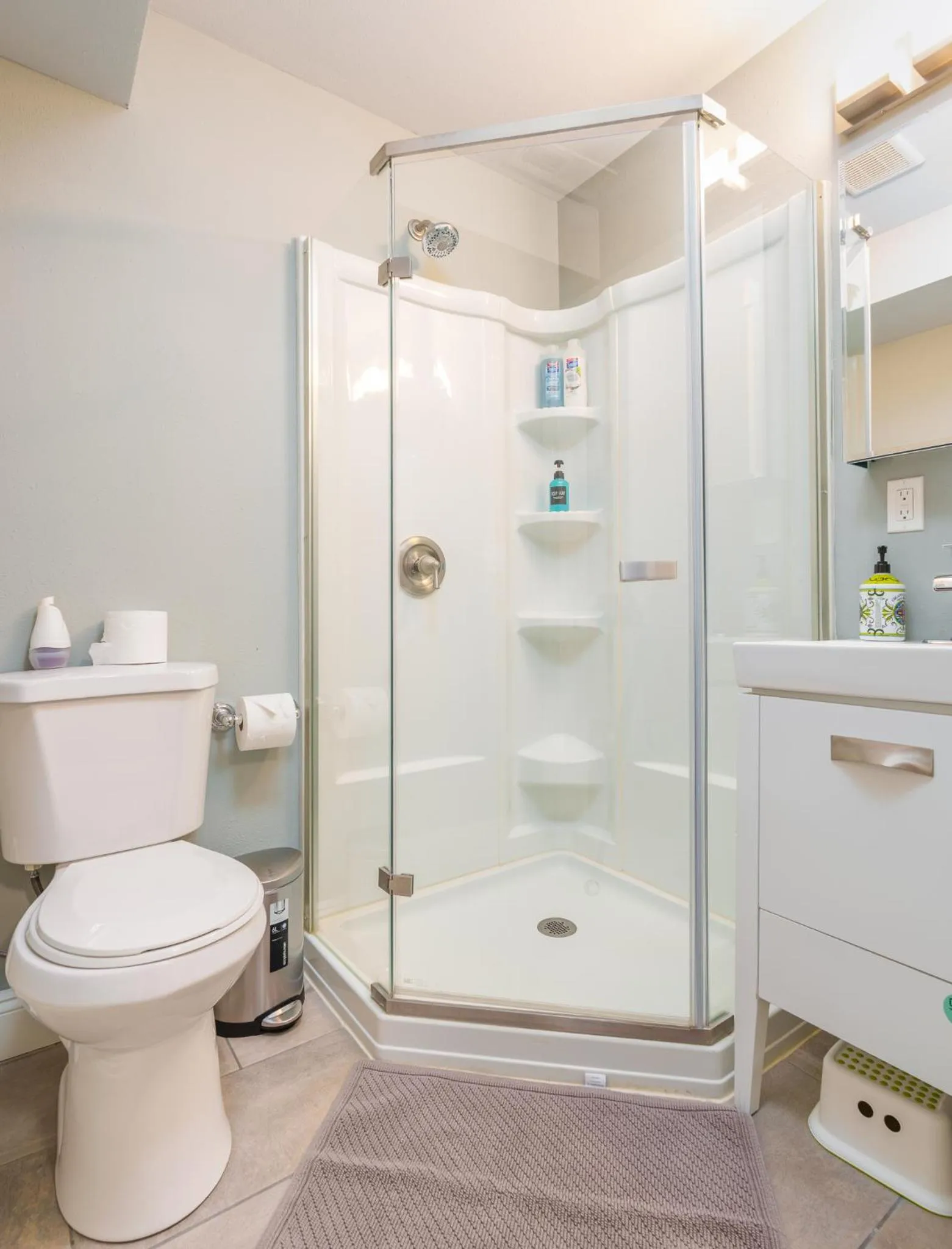 Shower in Upgraded Home with 5 BR 4 Bath 4 FREE gated parking space, Family,EV,RV friendly
