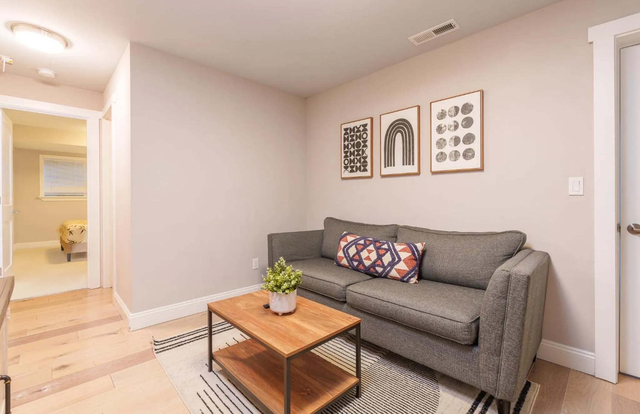 Living room in Upgraded Home with 5 BR 4 Bath 4 FREE gated parking space, Family,EV,RV friendly