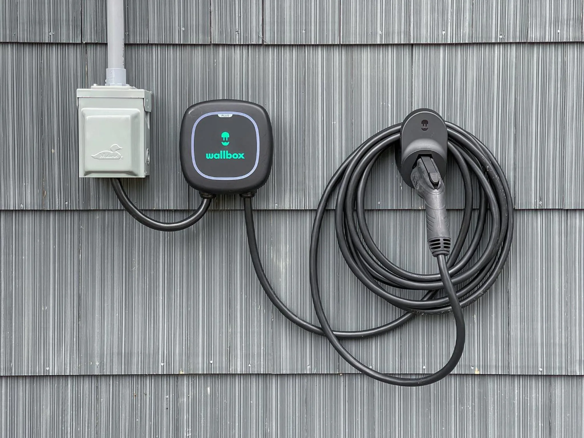 Parking in Upgraded Home with 5 BR 4 Bath 4 FREE gated parking space, Family,EV,RV friendly