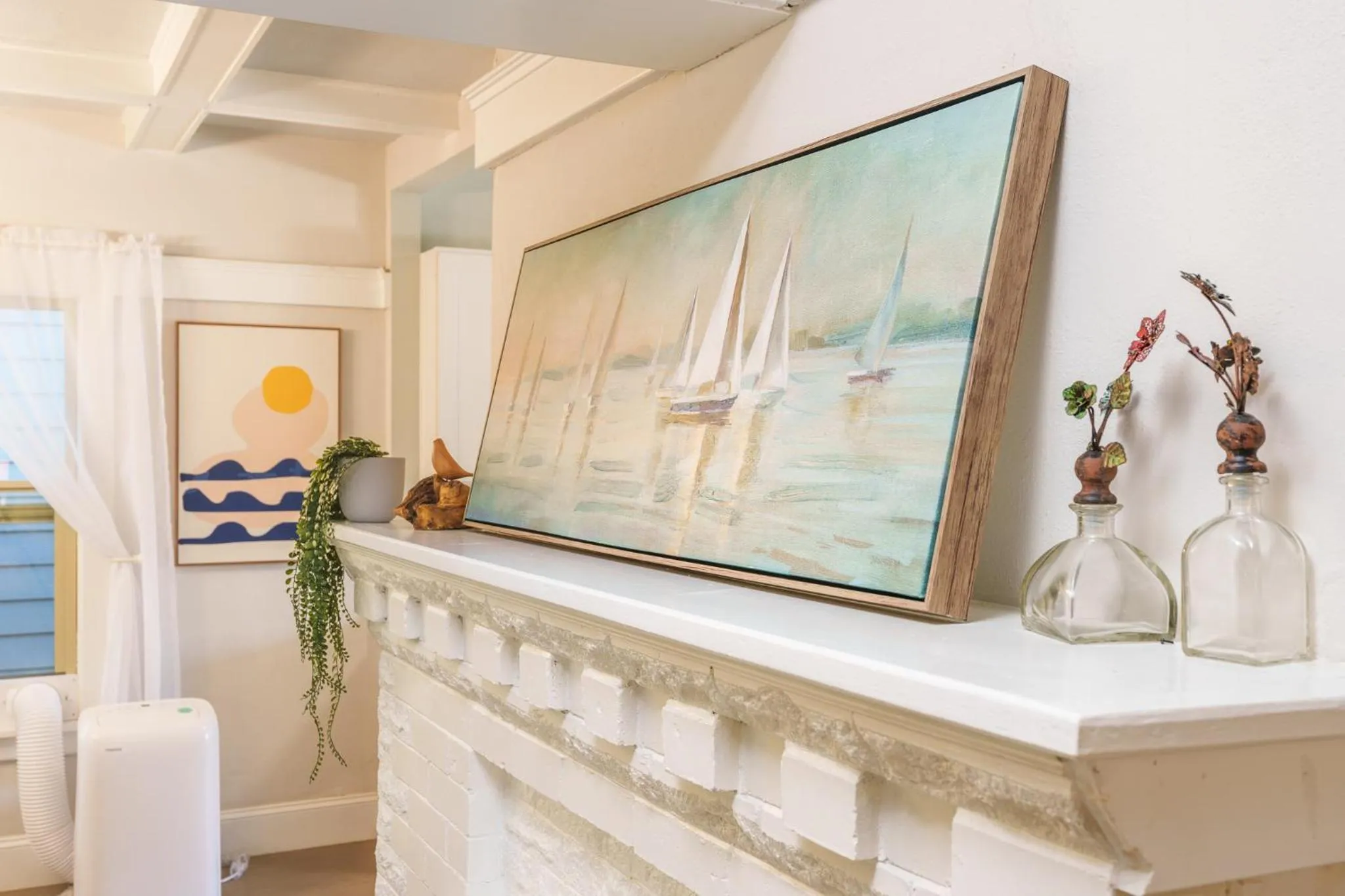 Decorative detail in Upgraded Home with 5 BR 4 Bath 4 FREE gated parking space, Family,EV,RV friendly