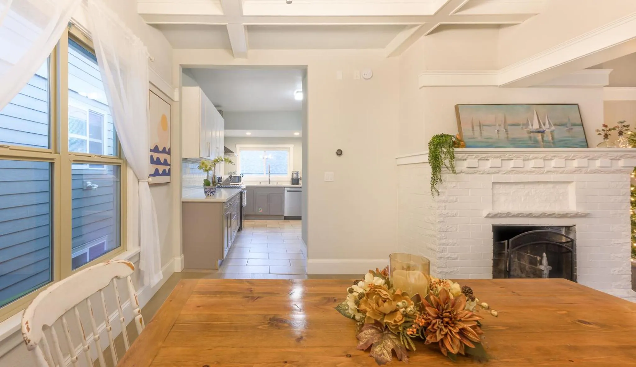 Kitchen or kitchenette in Upgraded Home with 5 BR 4 Bath 4 FREE gated parking space, Family,EV,RV friendly