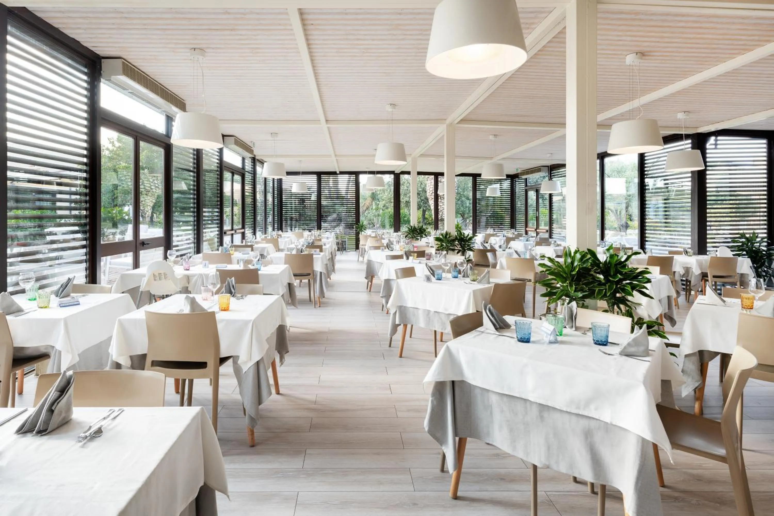 Restaurant/places to eat in VOI Arenella Resort