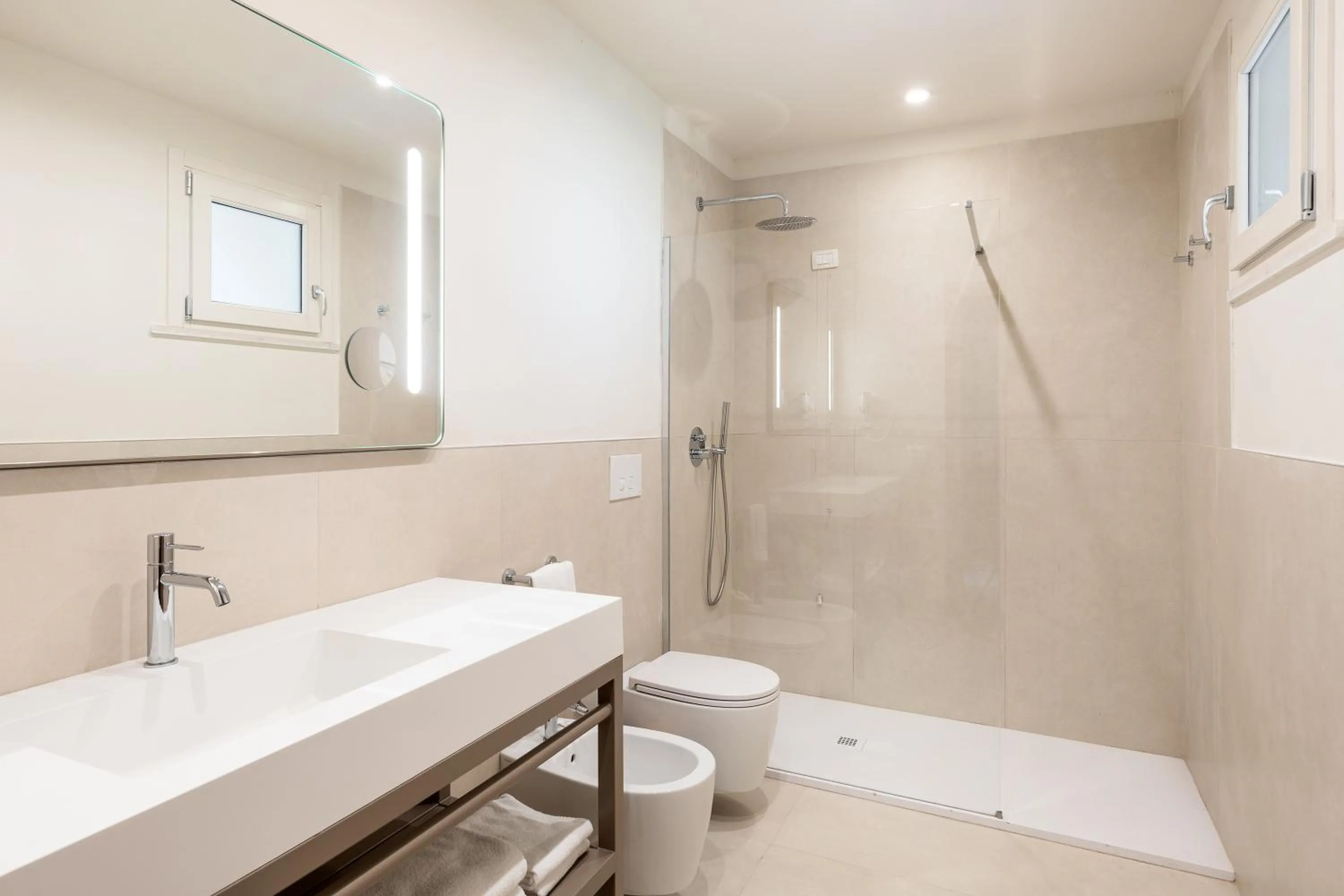 Bathroom in VOI Arenella Resort