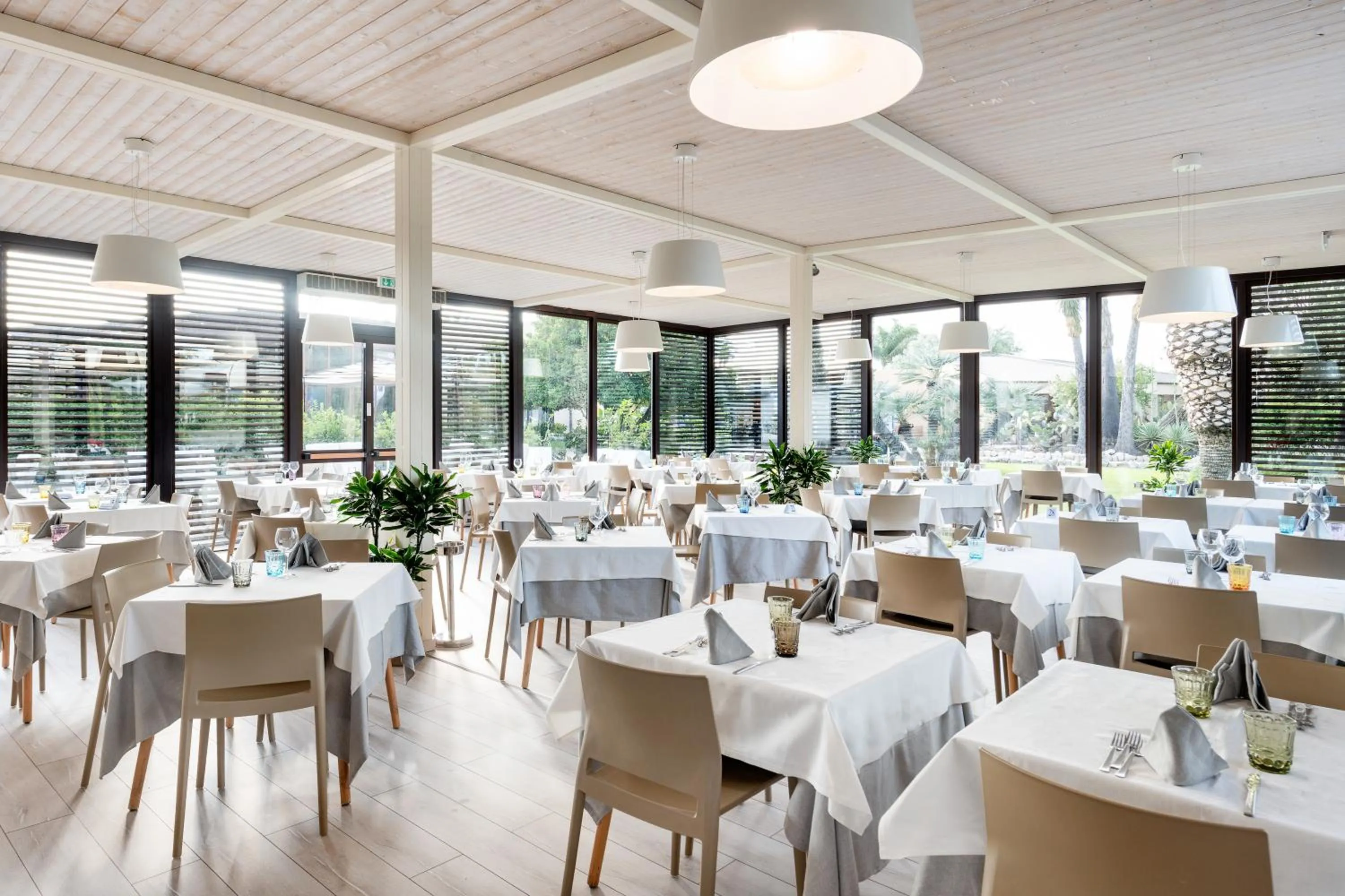 Restaurant/places to eat in VOI Arenella Resort