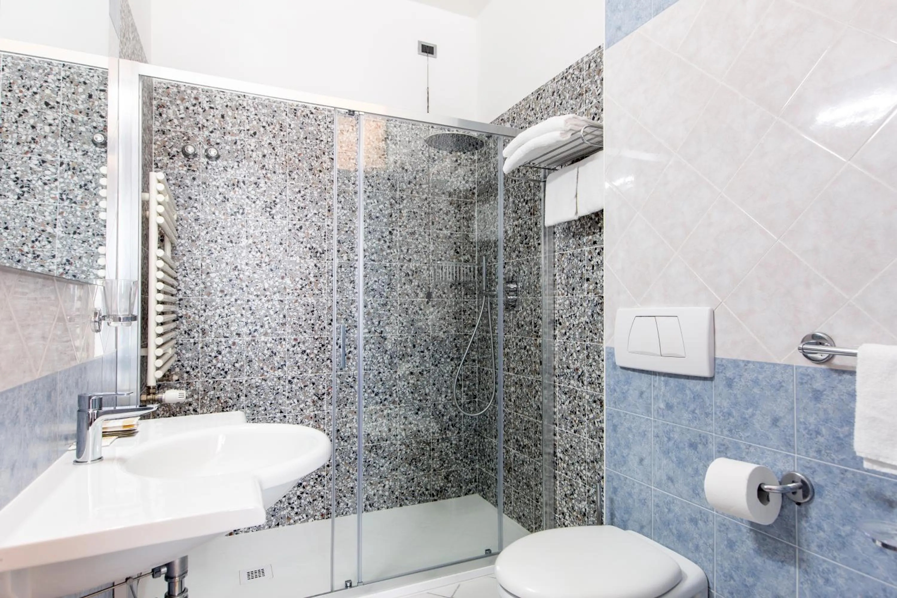 Shower in Hotel Baltic Riccione-Fronte Mare