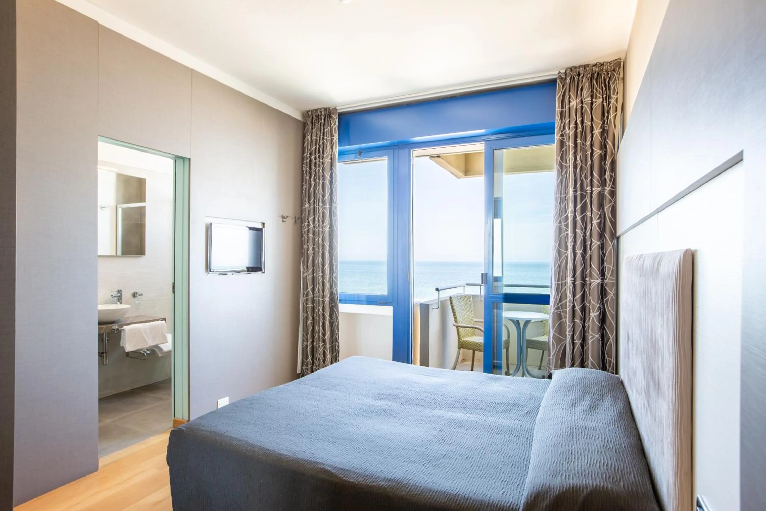 Photo of the whole room, Bed in Hotel Baltic Riccione-Fronte Mare