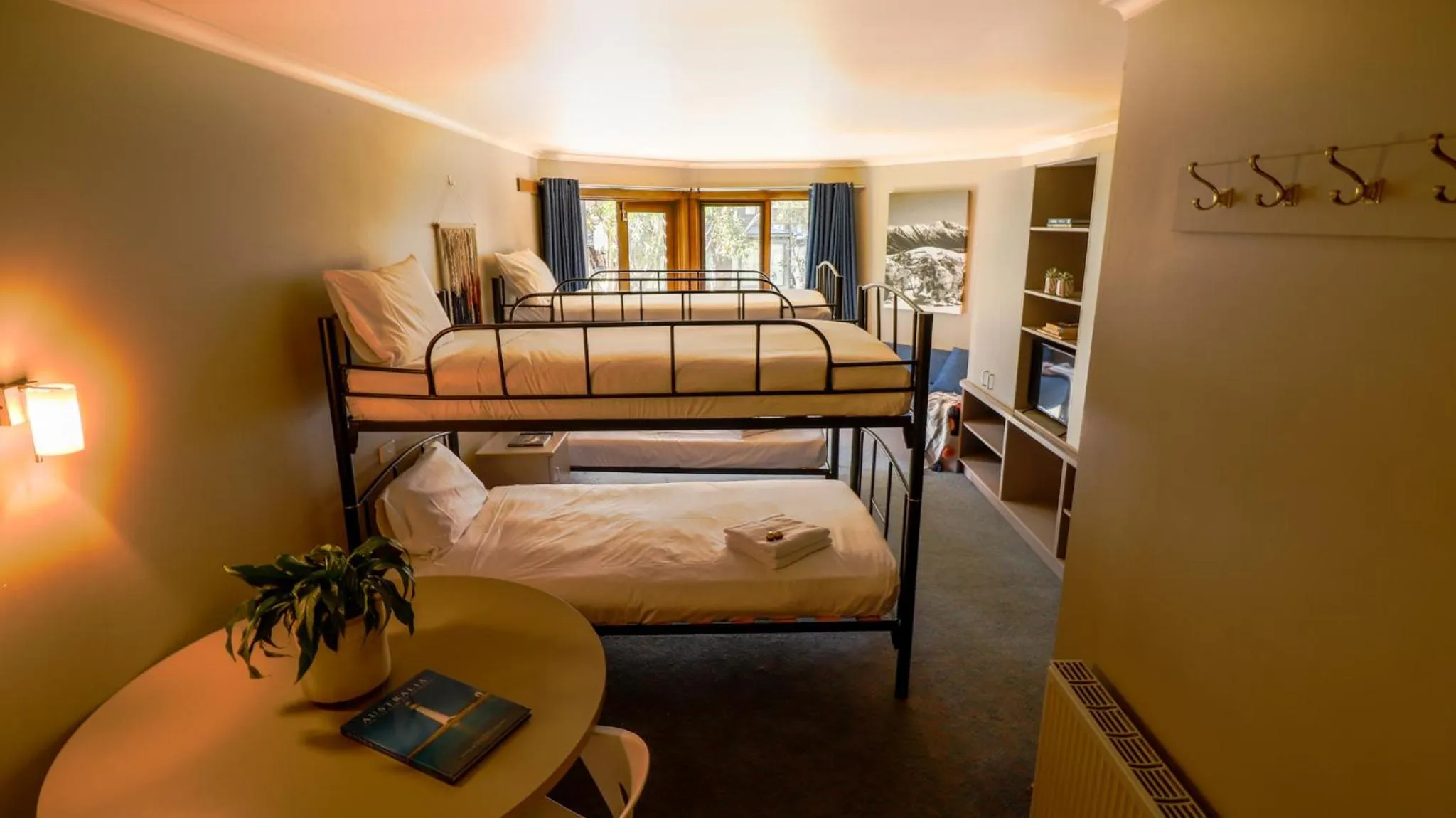 bunk bed, Bed in Hotel High Plains