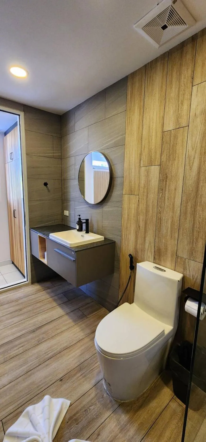 Toilet in Lenny's Koh Samui