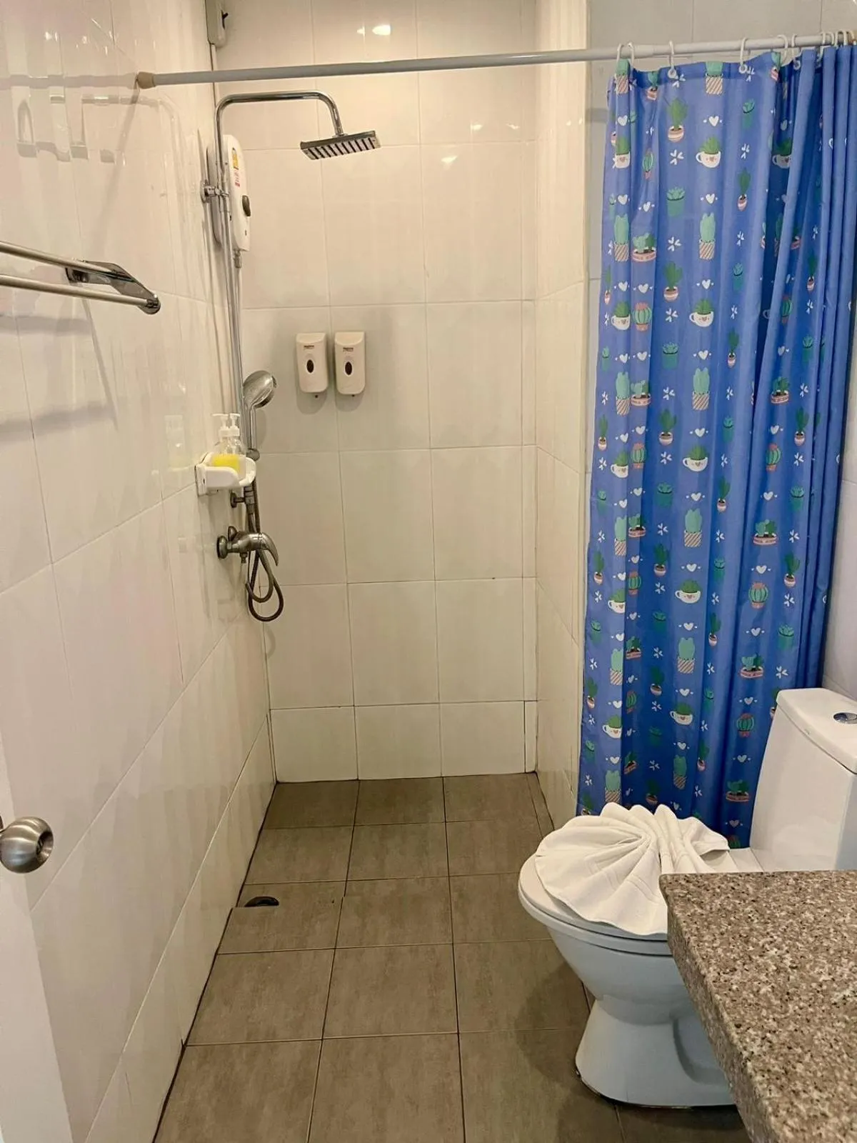 Shower in Lenny's Koh Samui