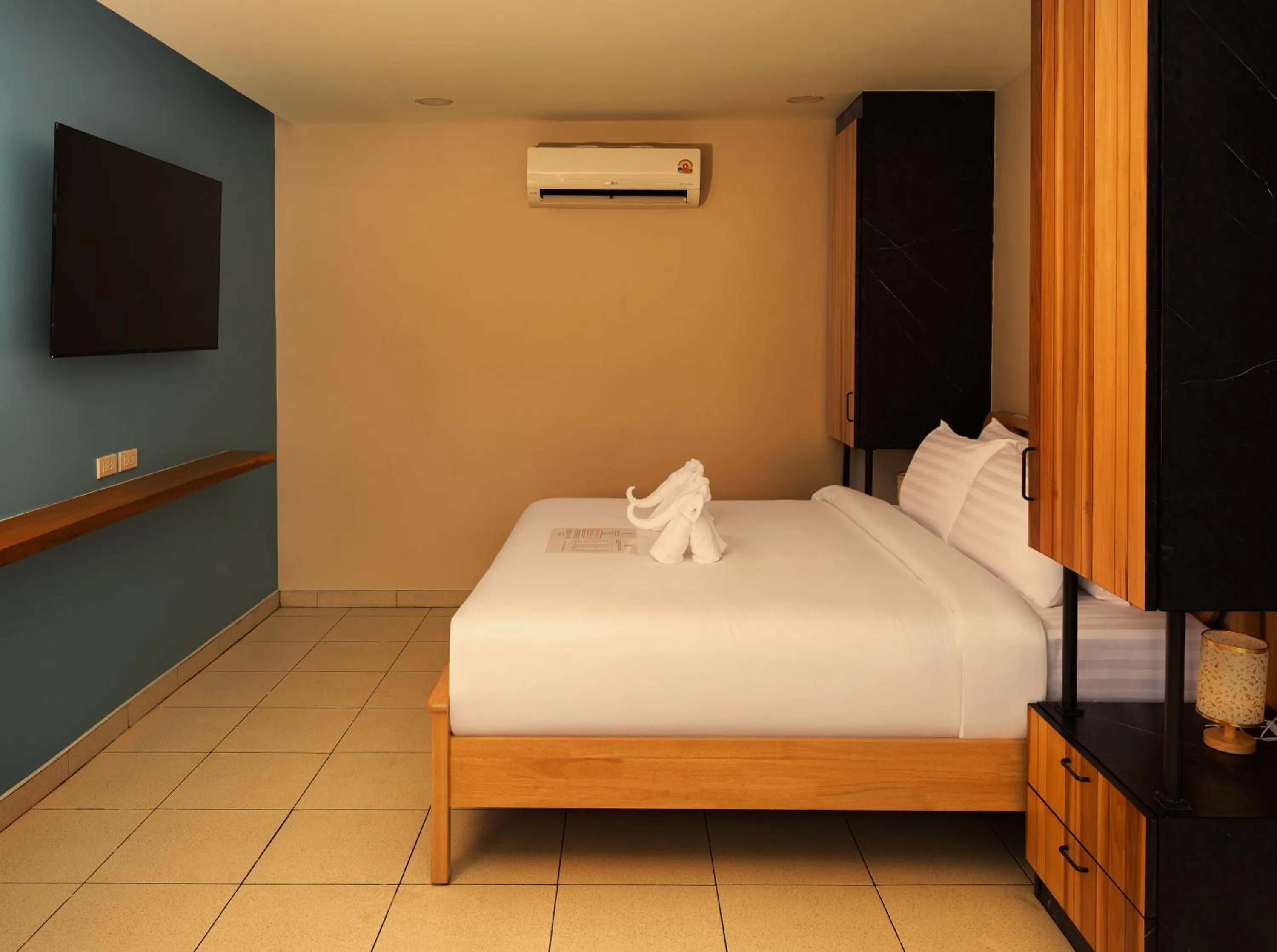 Bed in Lenny's Koh Samui