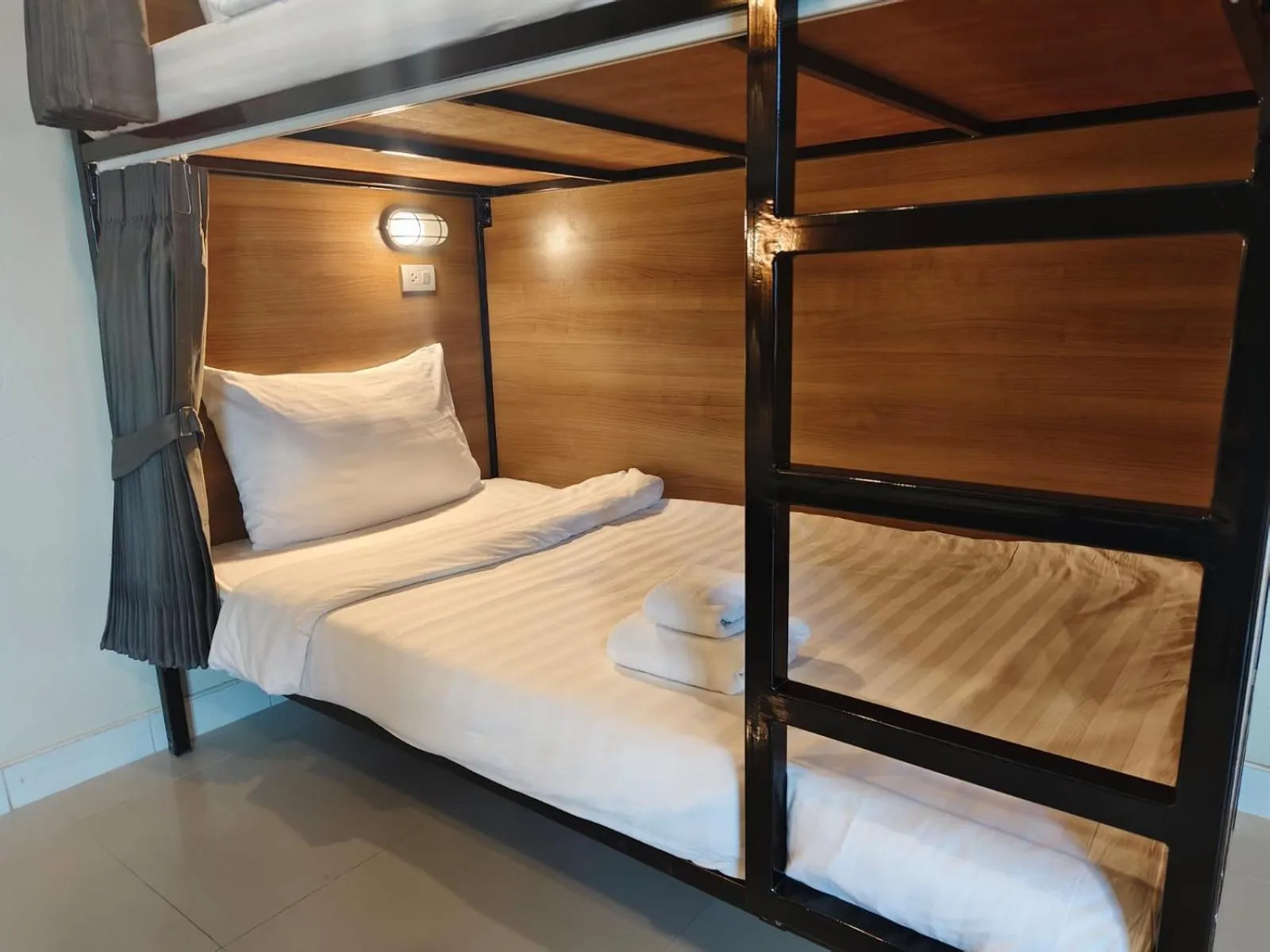 bunk bed, Bed in Lenny's Koh Samui