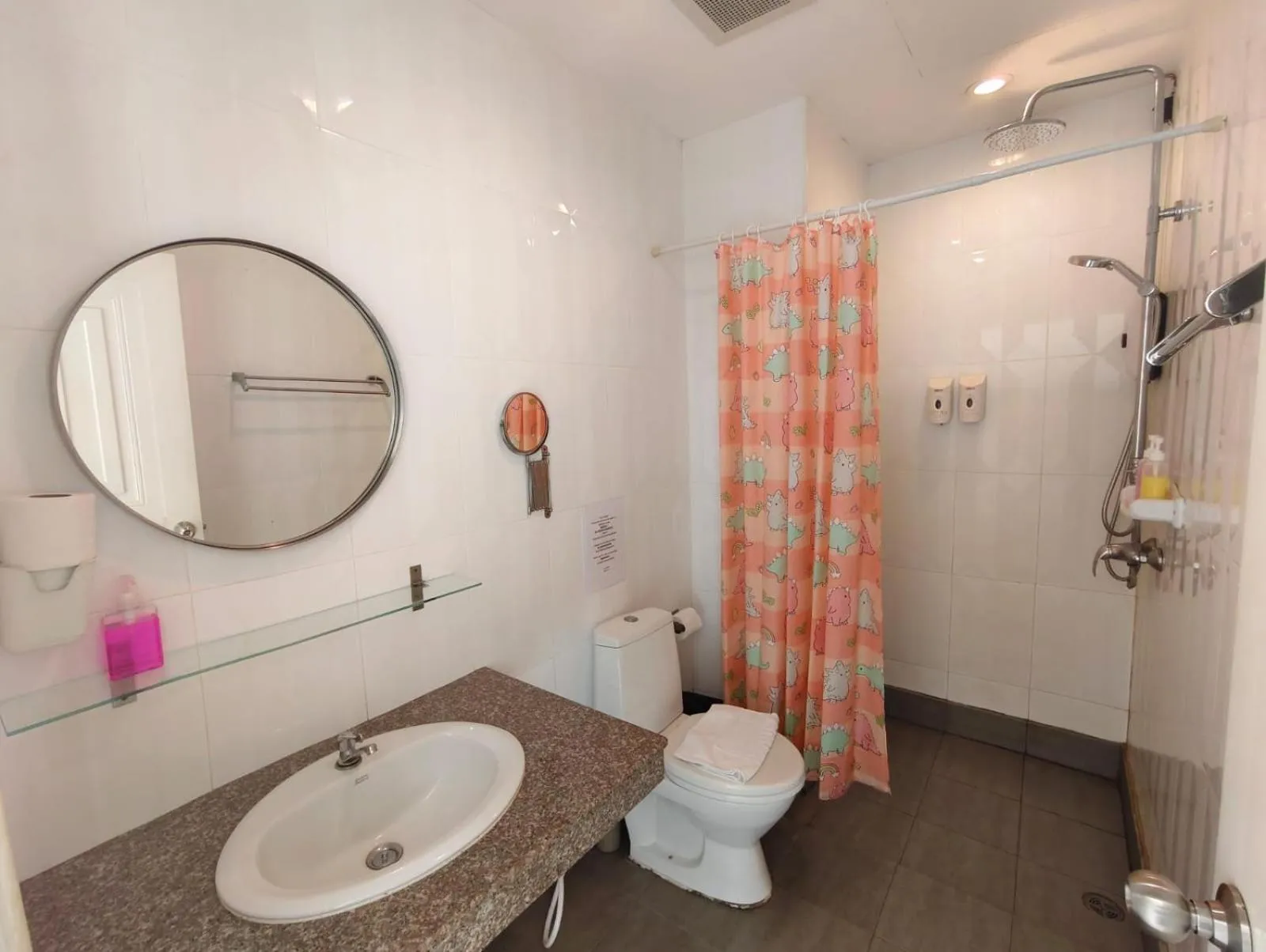 Bathroom in Lenny's Koh Samui