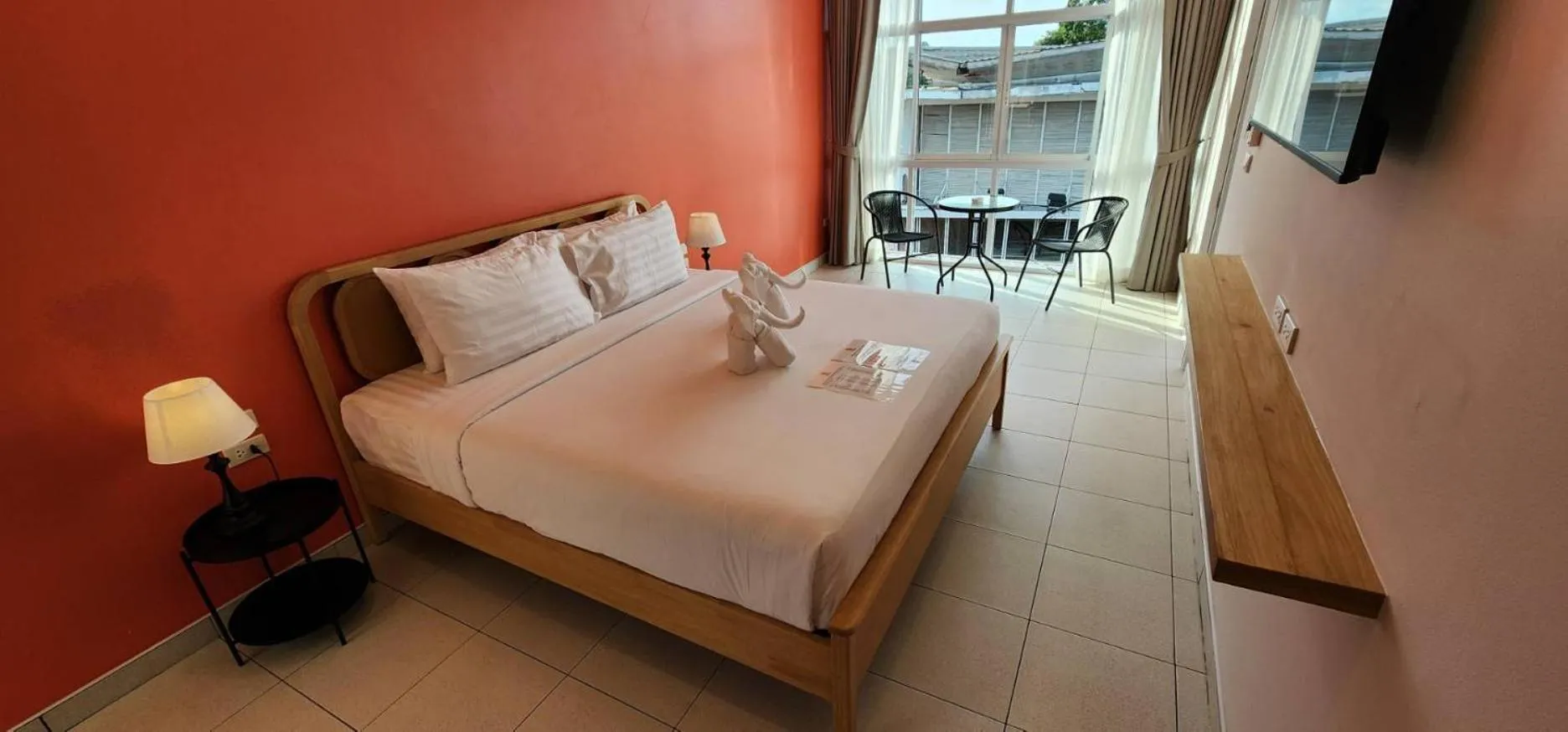 Bed in Lenny's Koh Samui