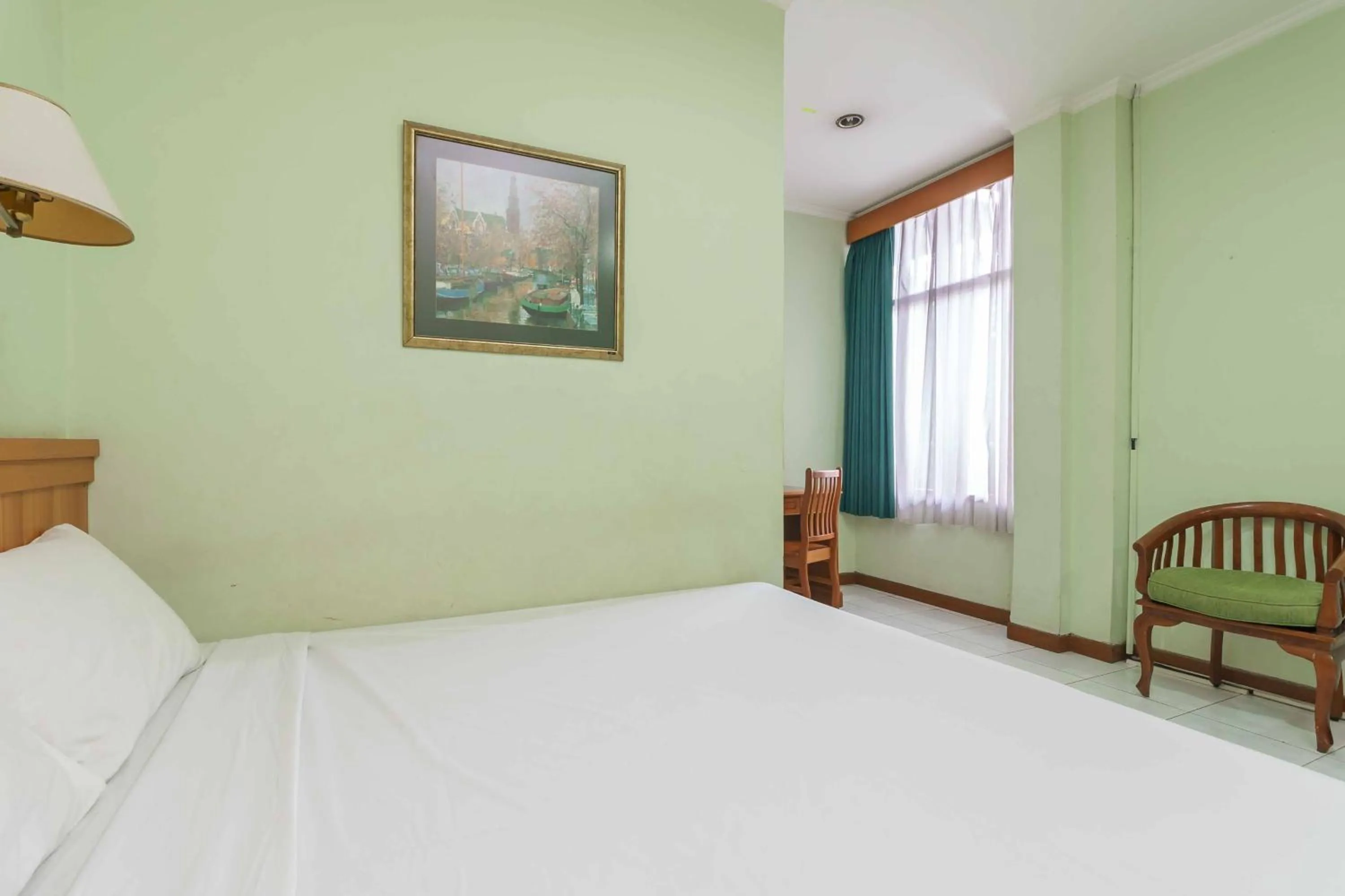 Bedroom, Bed in RedDoorz Plus near Kemang Raya