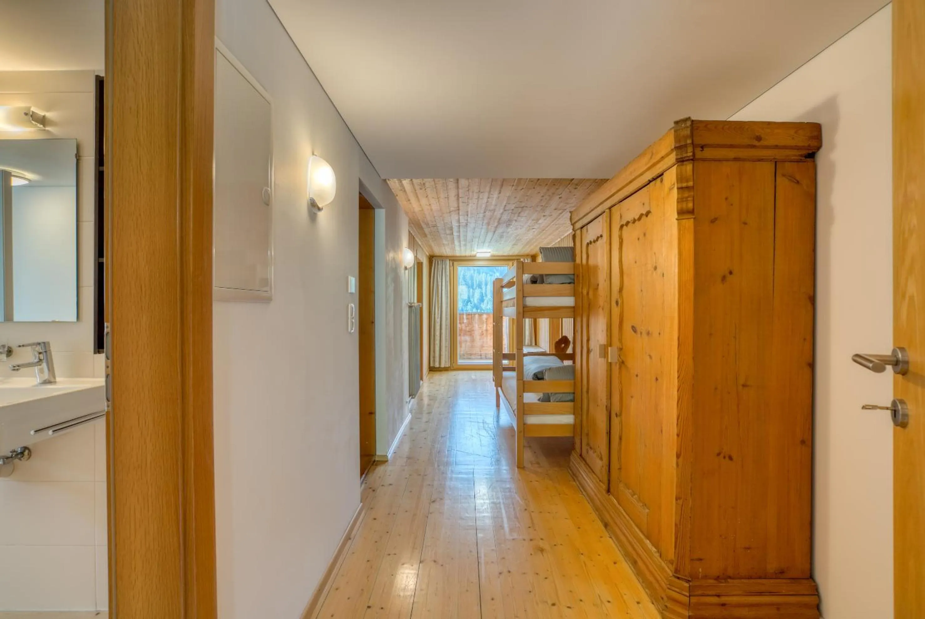 bunk bed, Bed in HUS24