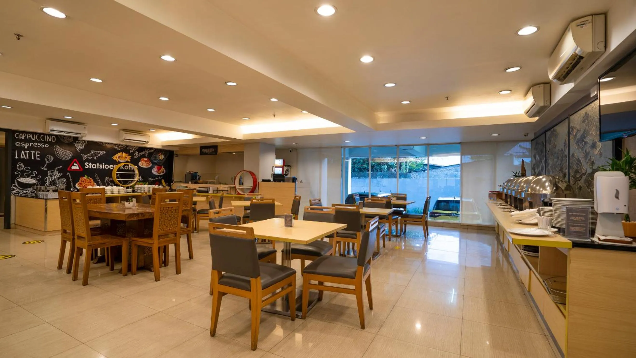 Restaurant/places to eat in Metland Hotel Cirebon