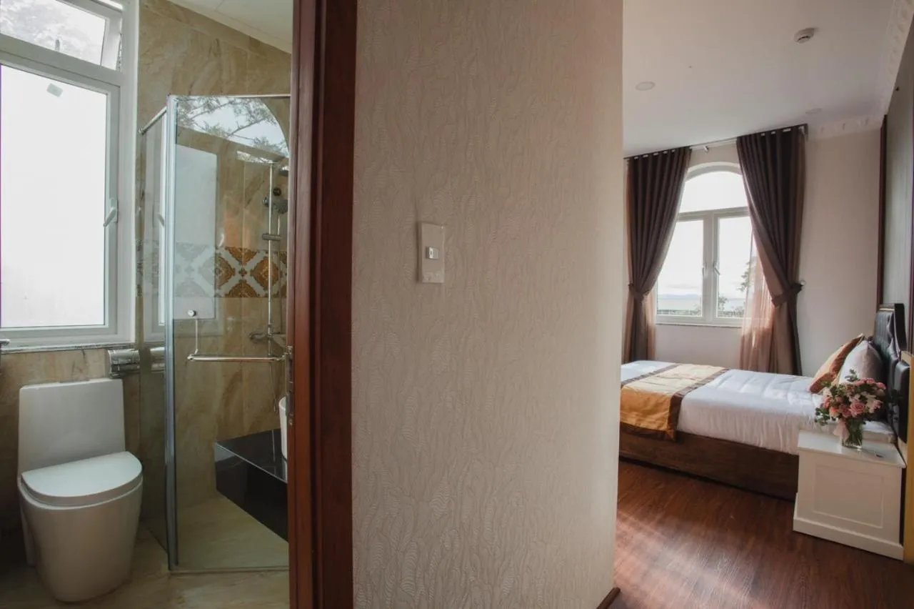 Toilet in Be U Hotel City View