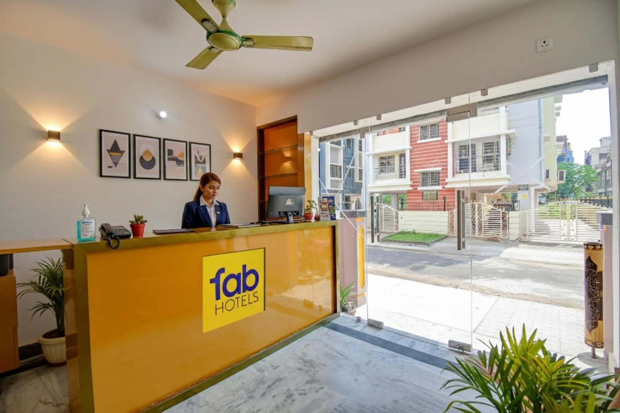 Lobby or reception in FabExpress Amar Raj Villa - Nr Eco Park