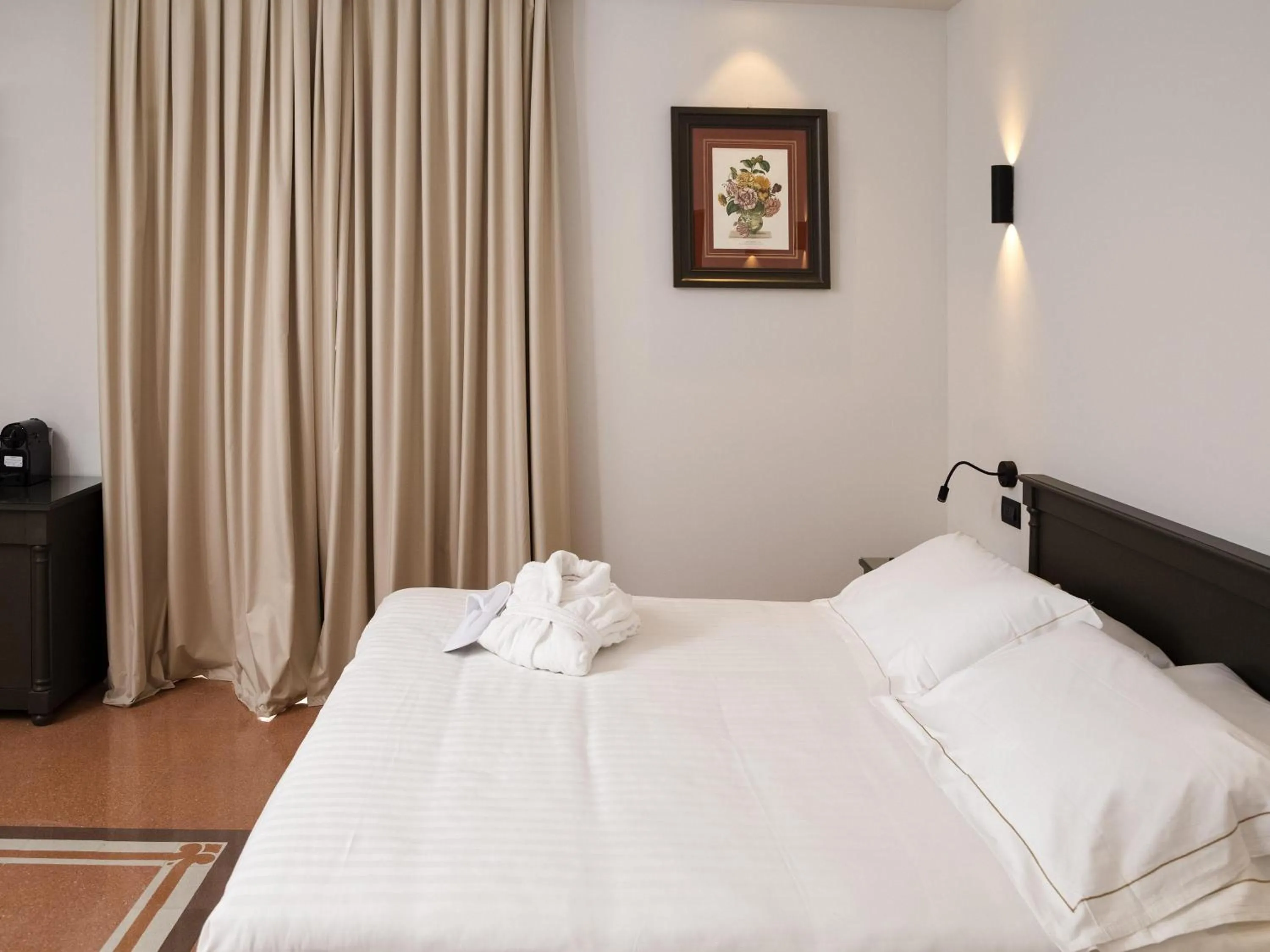 Bedroom, Bed in Mercure Palermo Centro