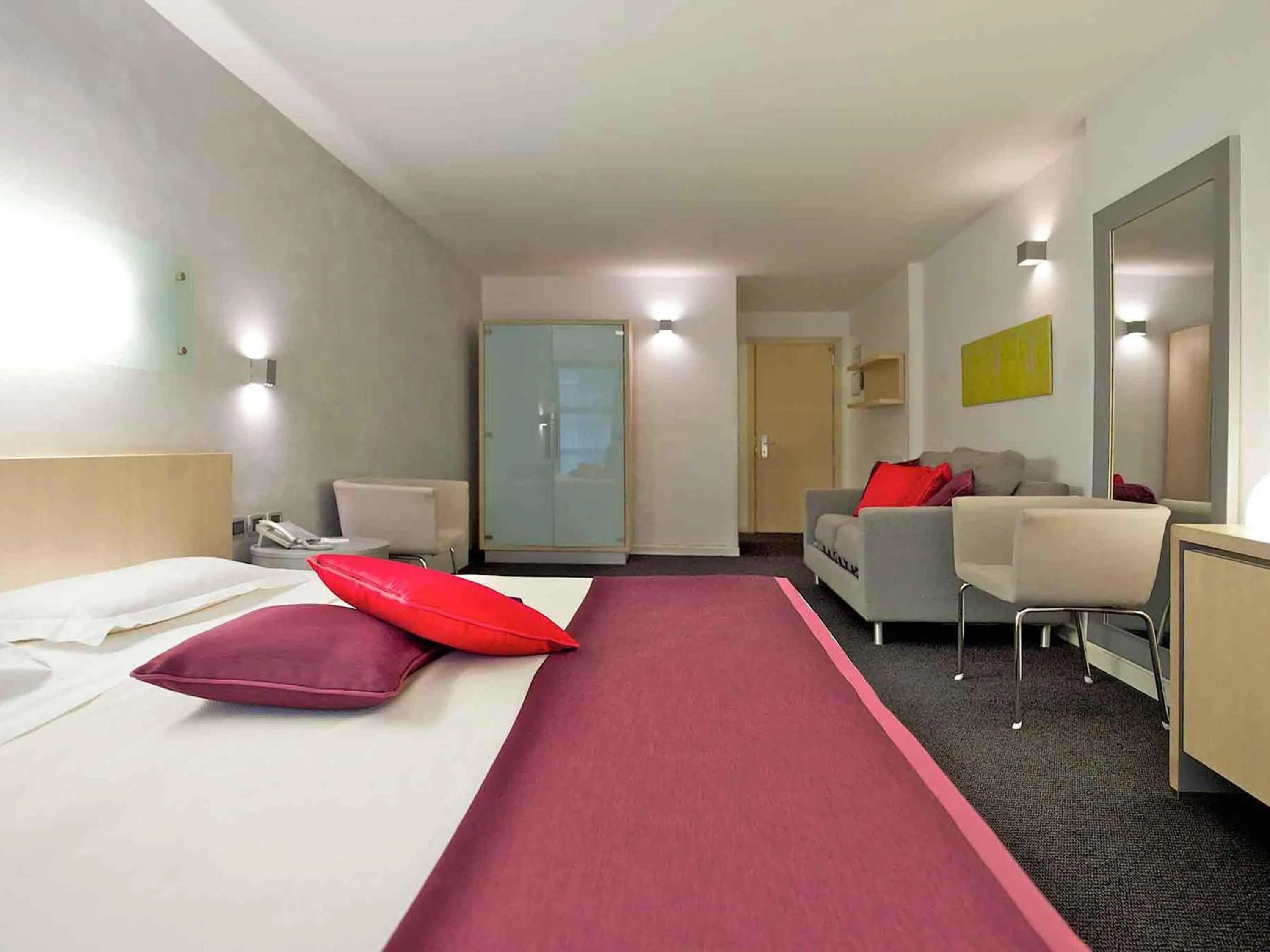 Bedroom, Bed in Mercure Palermo Centro