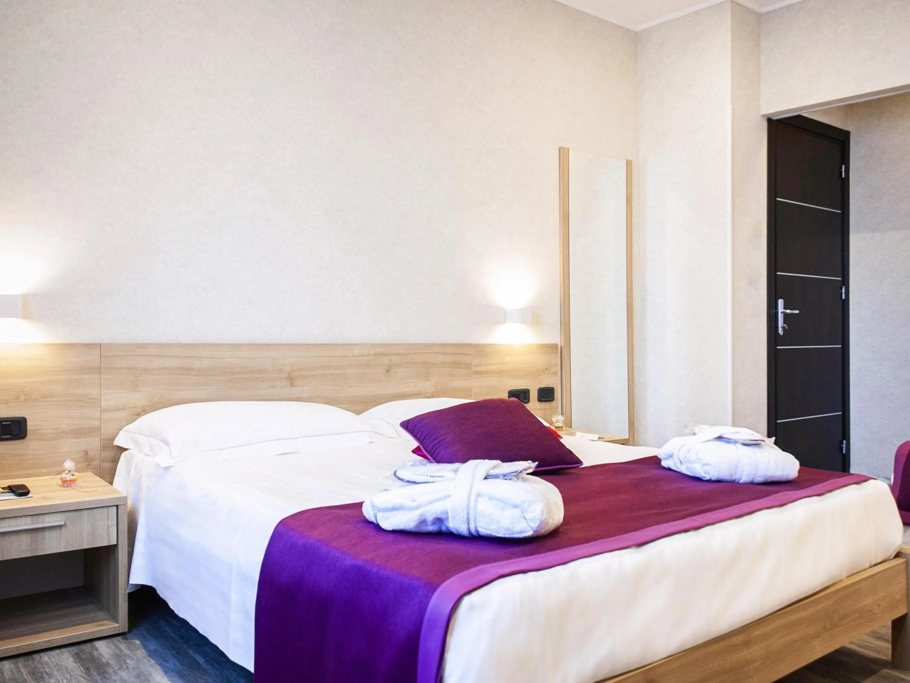 Bedroom, Bed in Mercure Palermo Centro