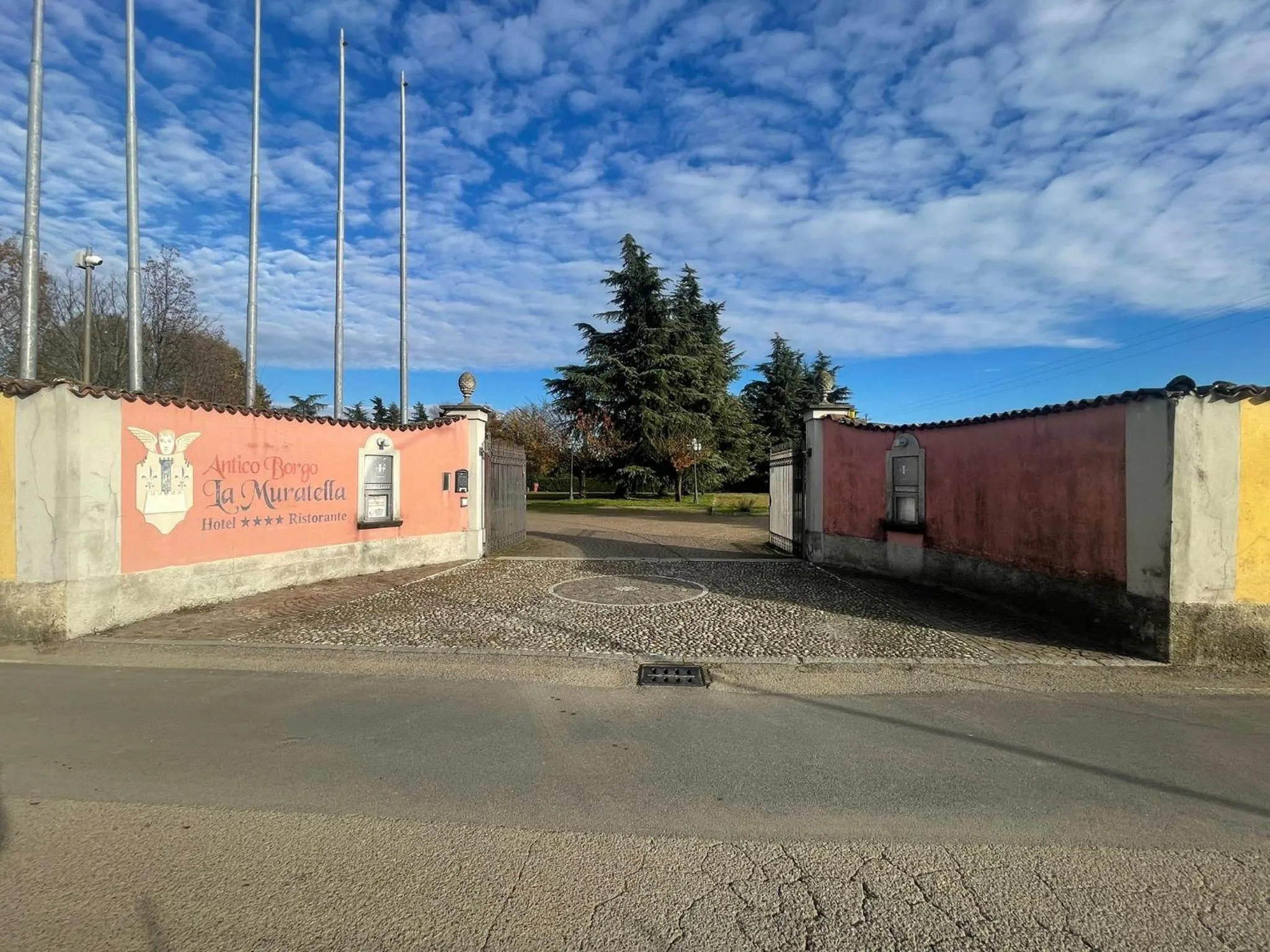 Facade/entrance in Bes Hotel Bergamo Cologno al Serio