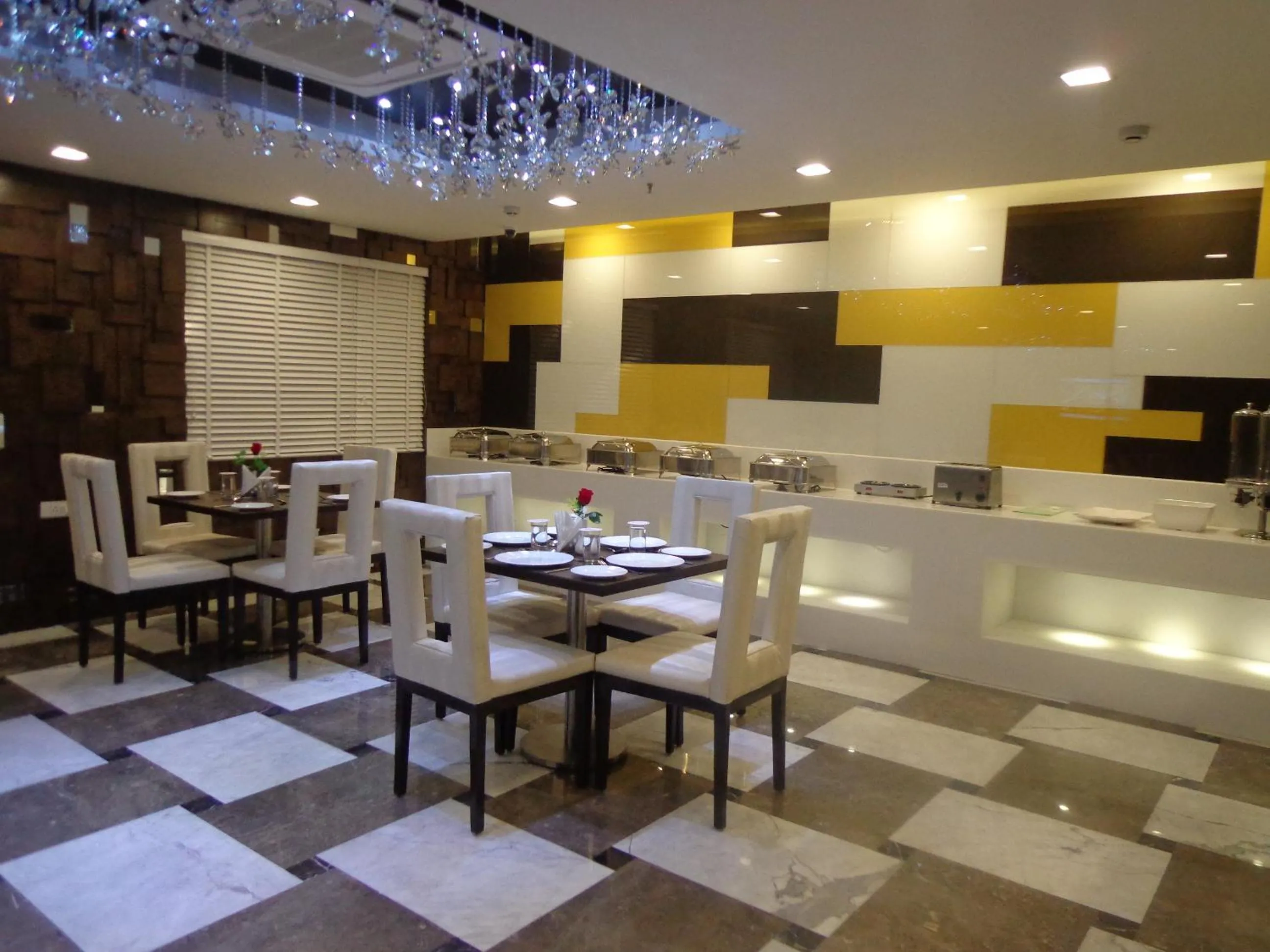 Restaurant/places to eat in Hotel Taj Princess - Boutique Hotel