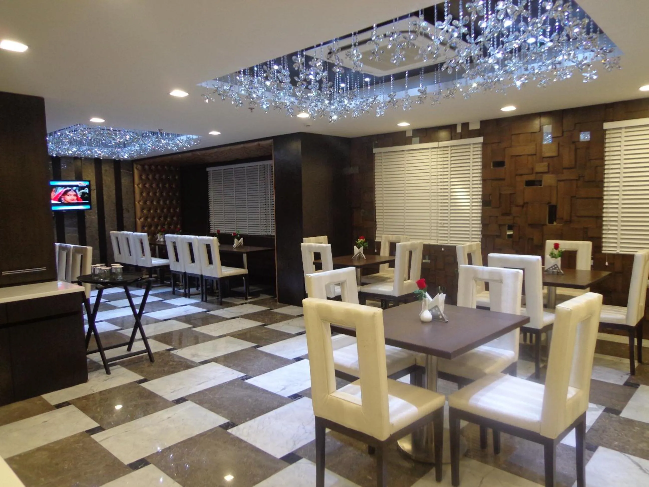 Restaurant/places to eat in Hotel Taj Princess - Boutique Hotel