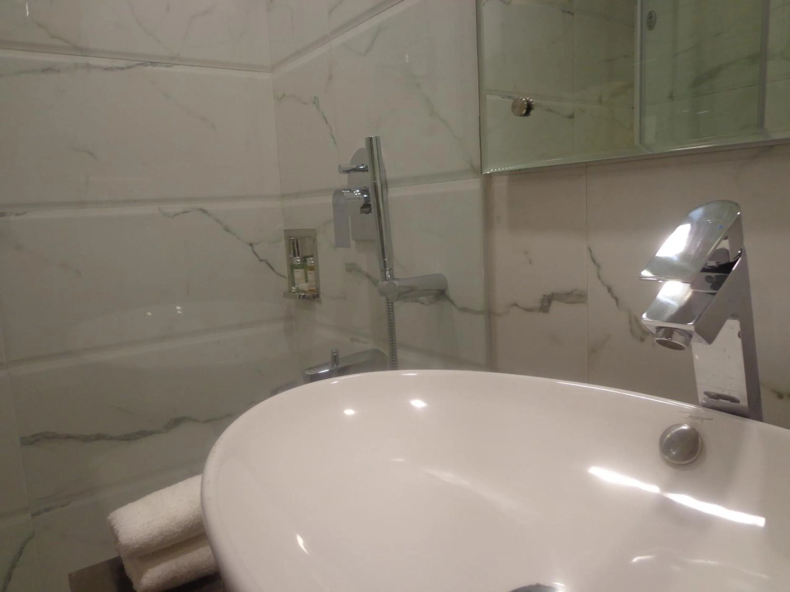 Bathroom in Hotel Taj Princess - Boutique Hotel