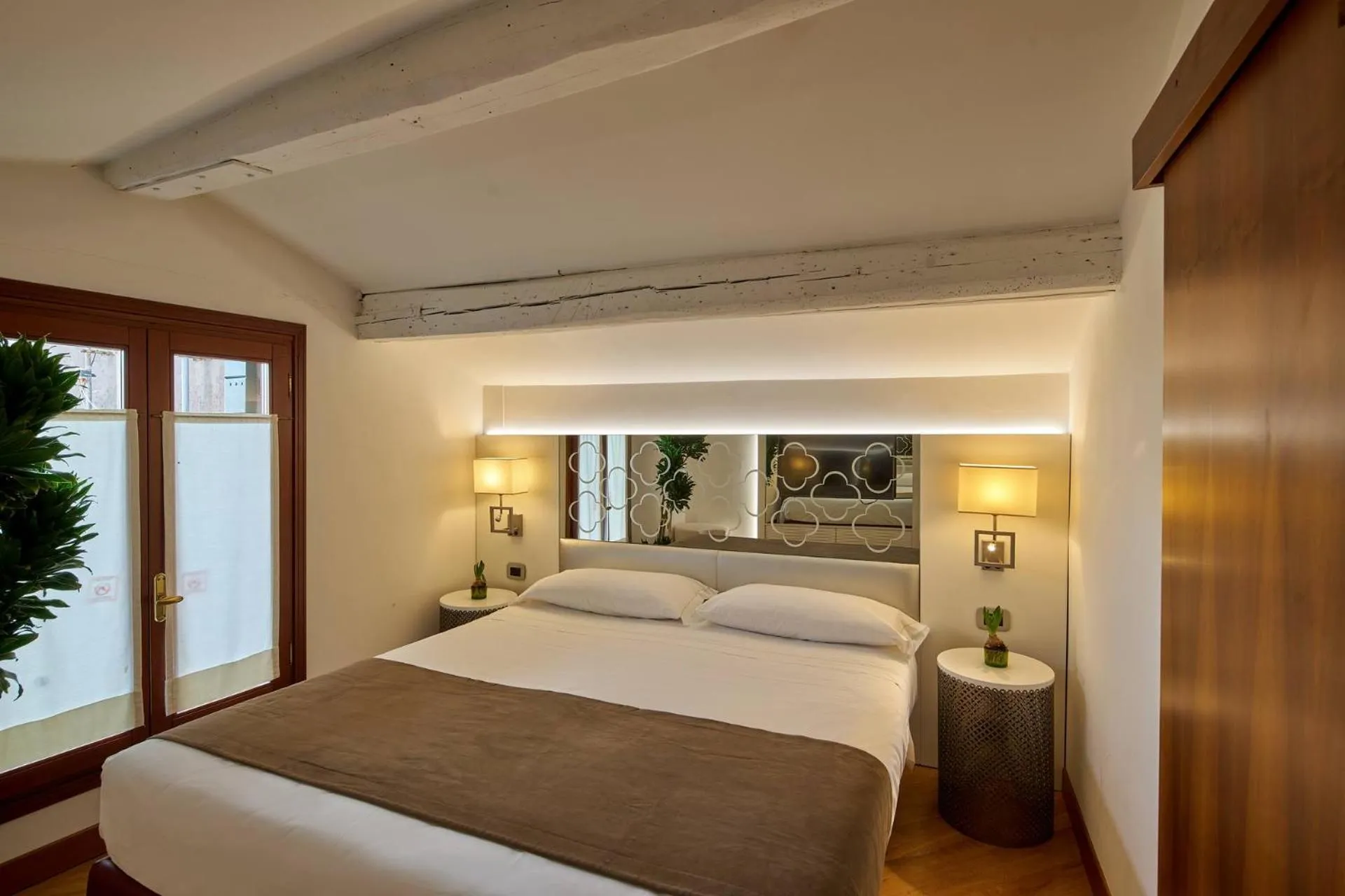 Bed in UNAHOTELS Ala Venezia-Adults 16