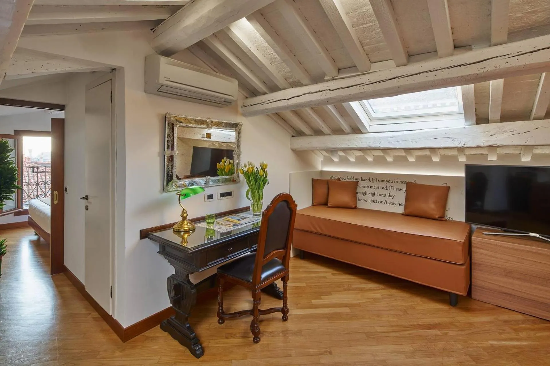 TV and multimedia in UNAHOTELS Ala Venezia-Adults 16