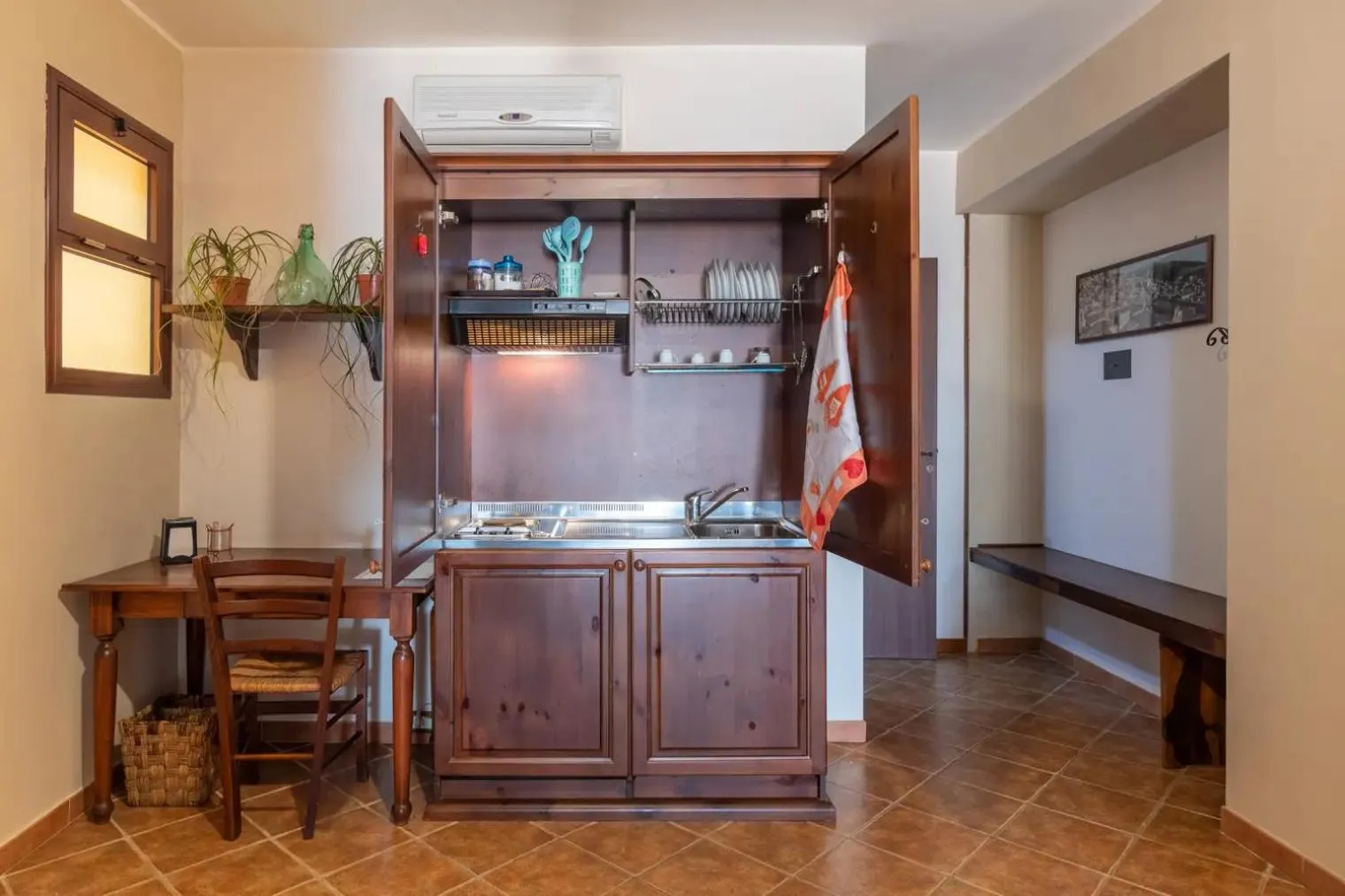 Kitchen or kitchenette in Sikania Suite