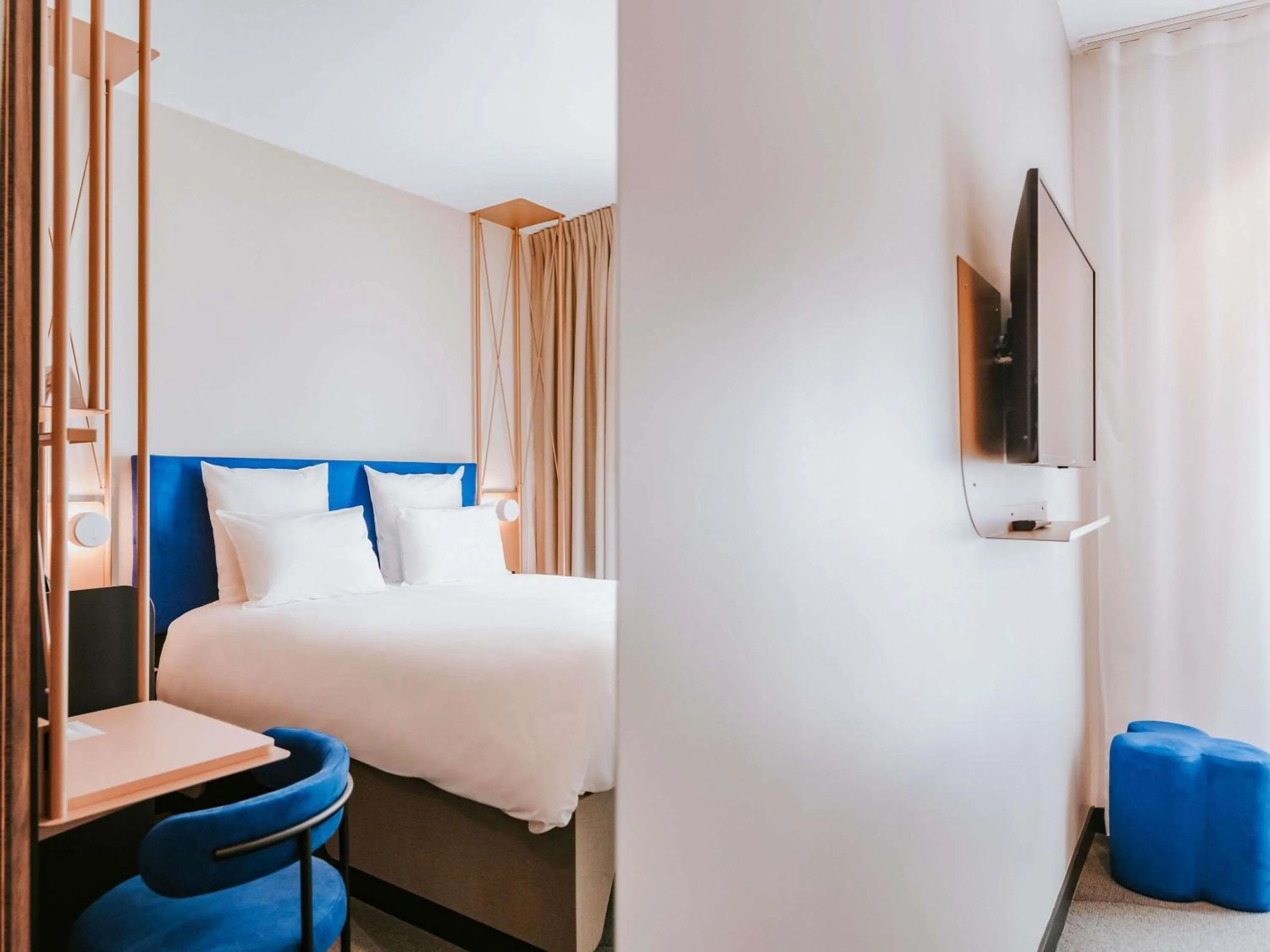 Bedroom, Bed in Mercure Brest Centre Port